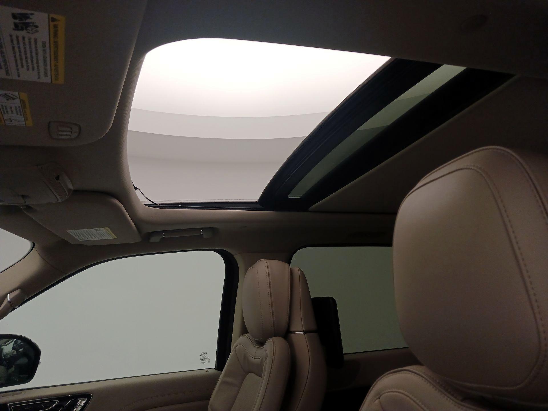 Thumbnail: 2019 Lincoln Navigator L - 20