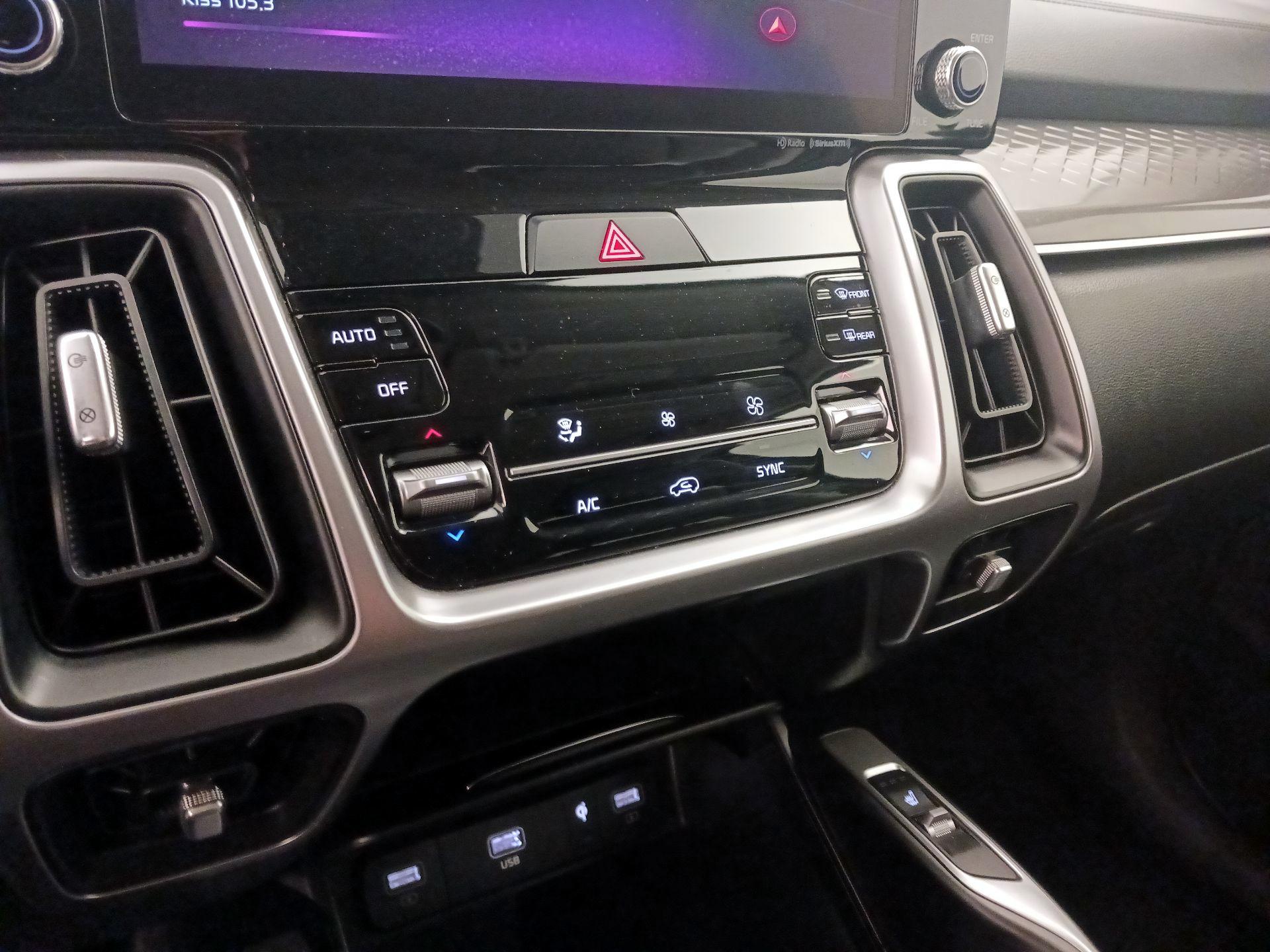 Thumbnail: 2023 Kia Sorento - 17