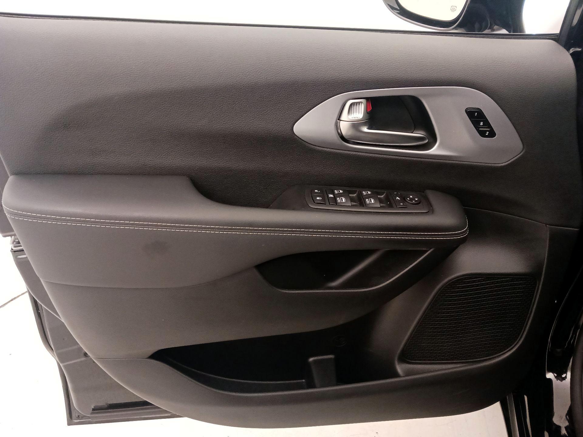 Thumbnail: 2026 Chrysler Pacifica - 12