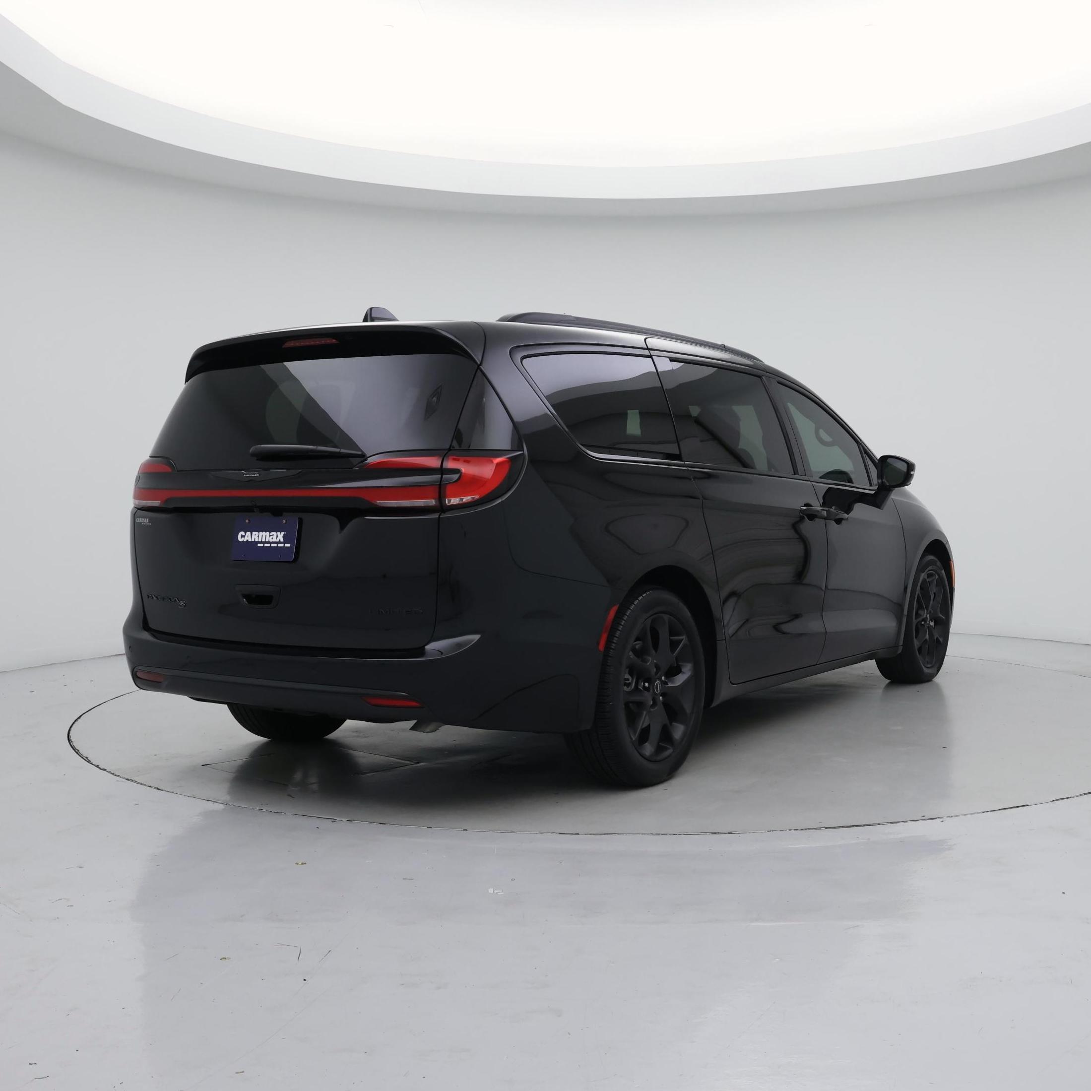 Thumbnail: 2026 Chrysler Pacifica - 8