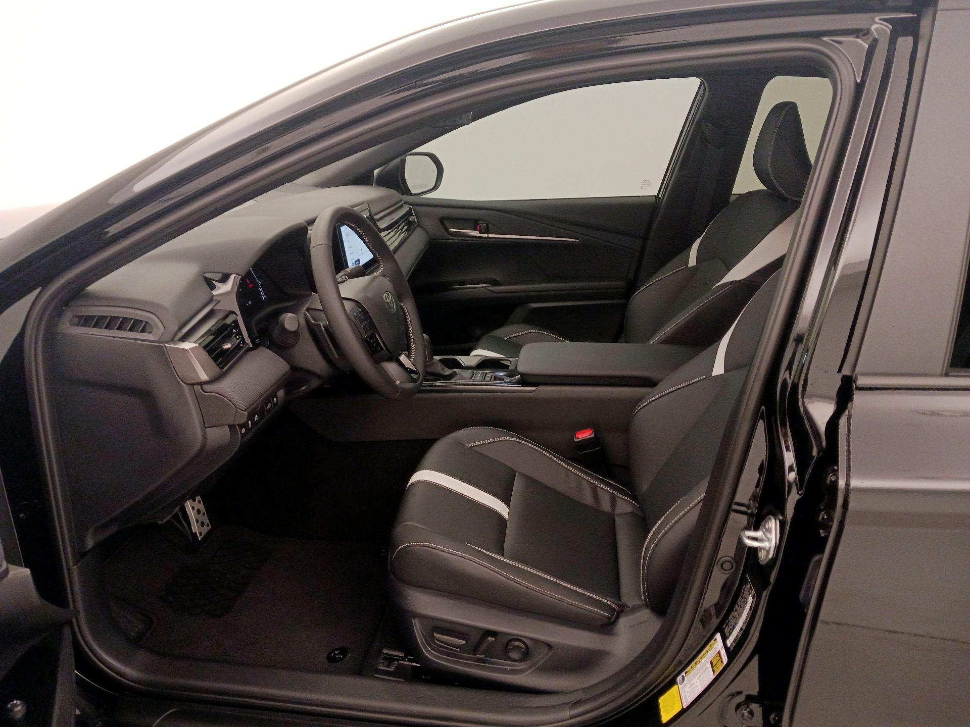 Thumbnail: 2025 Toyota Camry - 11