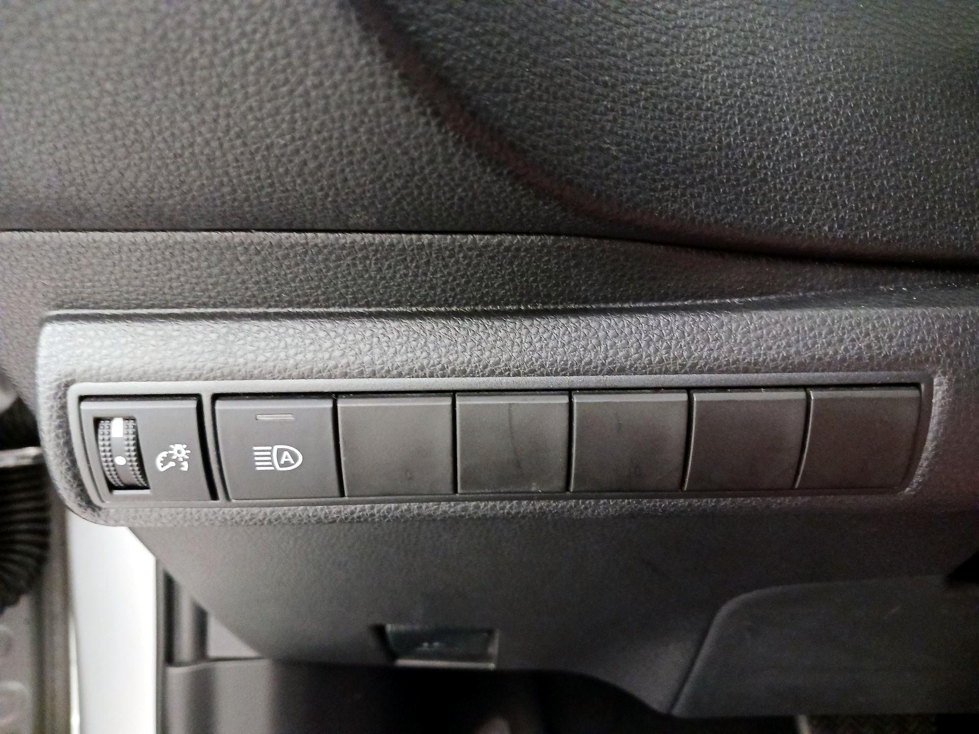 Thumbnail: 2020 Toyota Corolla - 13