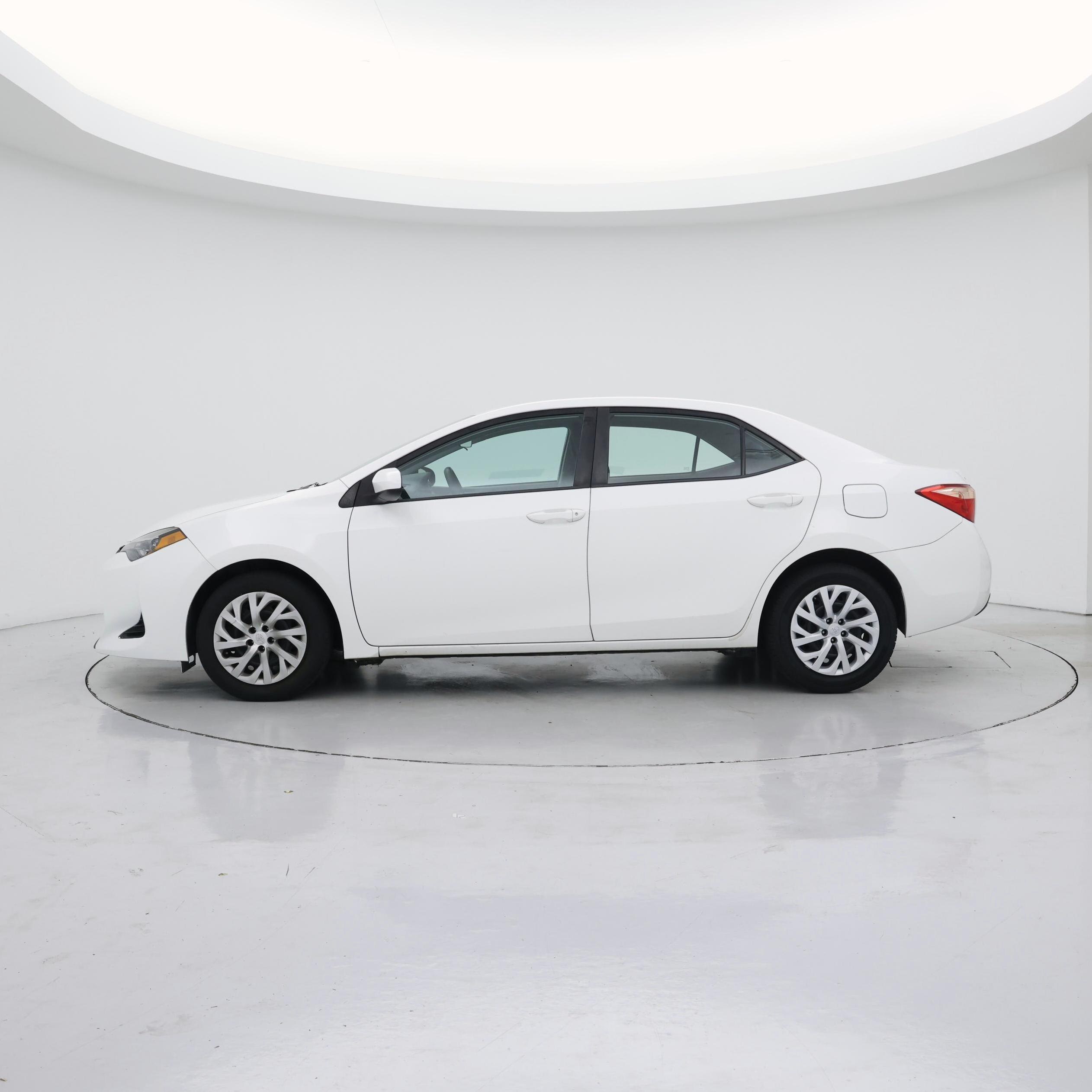 Thumbnail: 2019 Toyota Corolla - 3