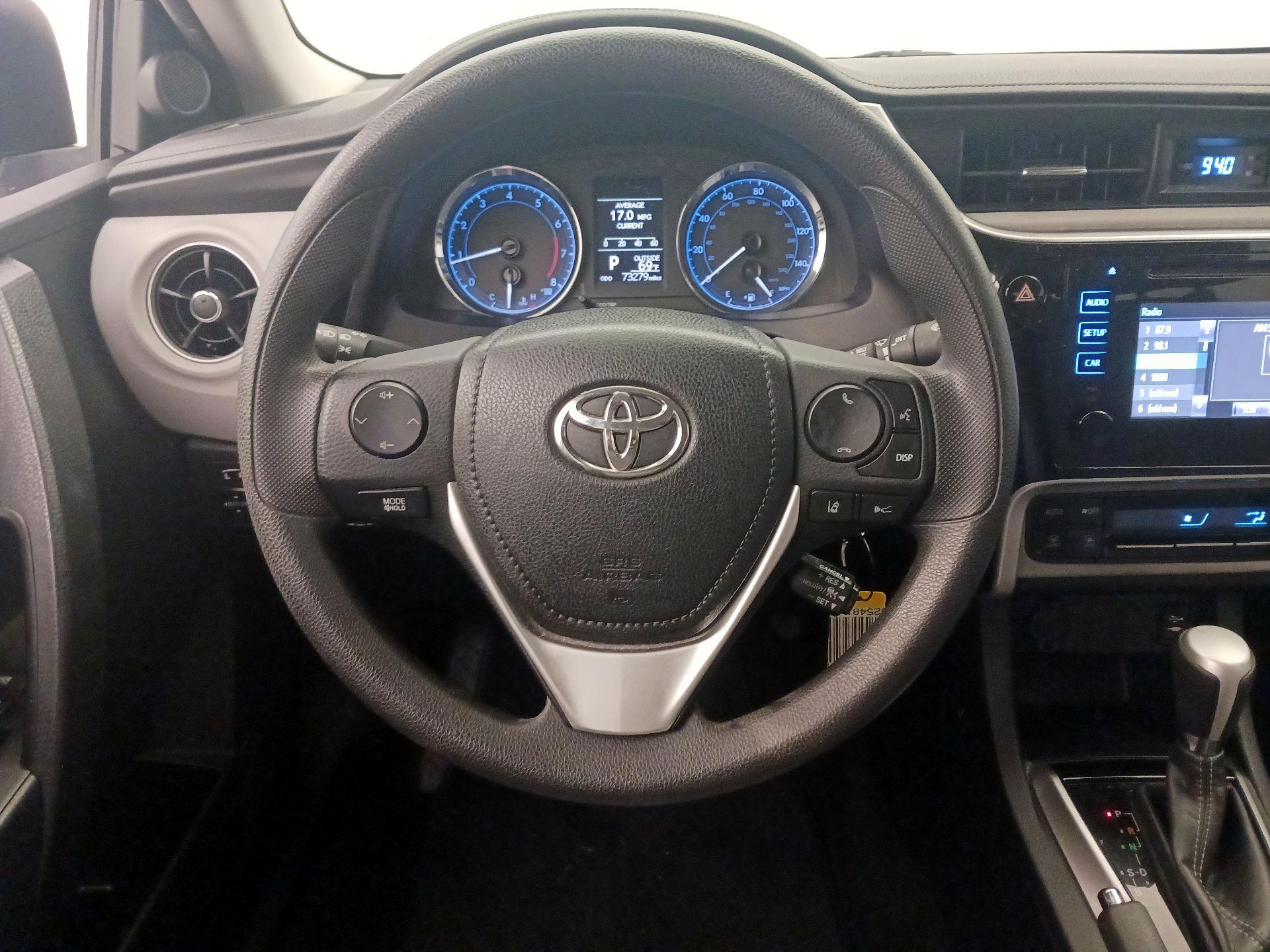 Thumbnail: 2017 Toyota Corolla - 10