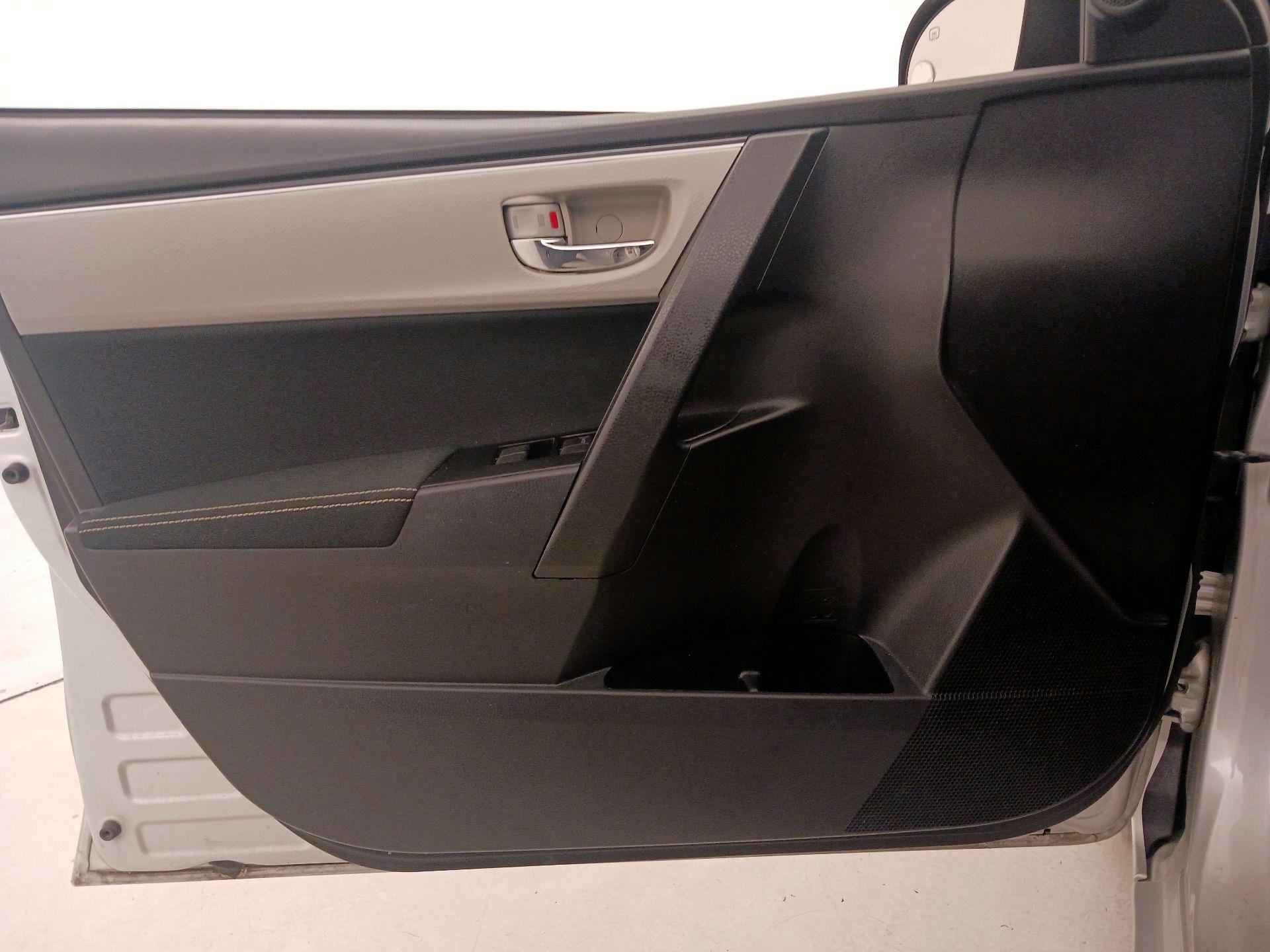 Thumbnail: 2017 Toyota Corolla - 12