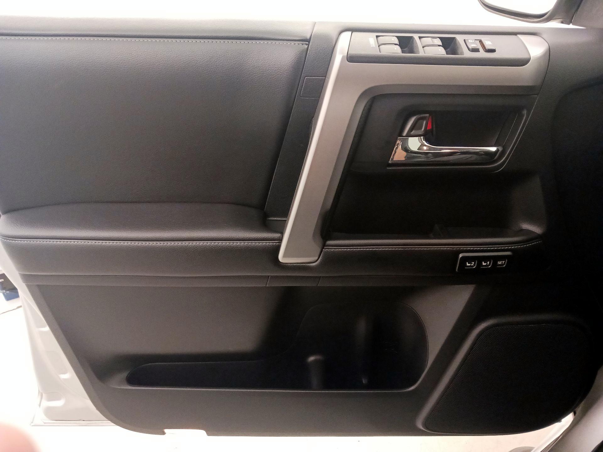 Thumbnail: 2014 Toyota 4Runner - 12