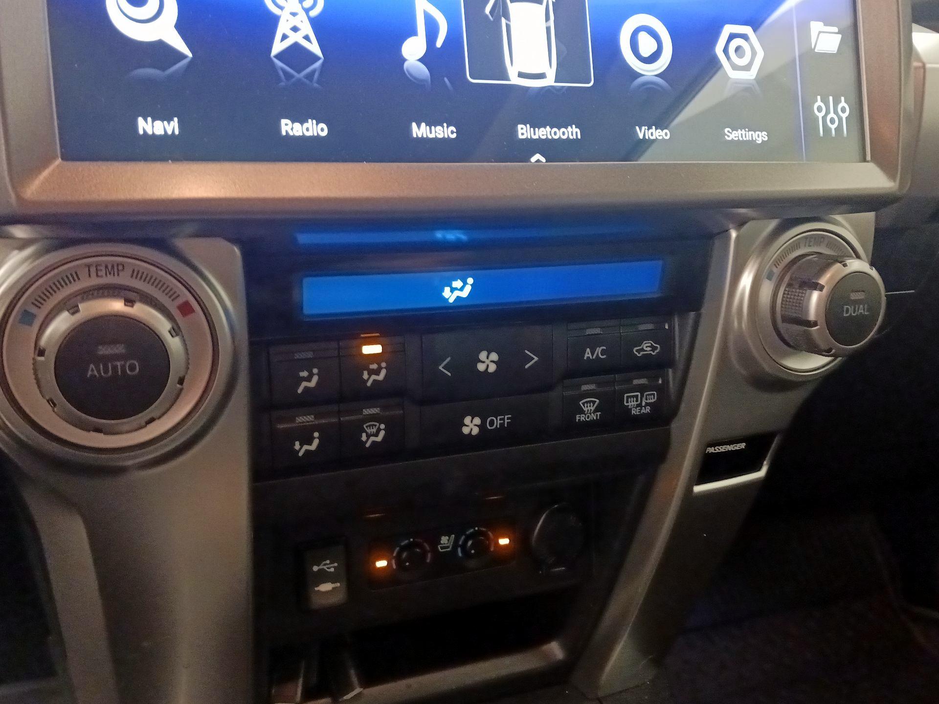 Thumbnail: 2014 Toyota 4Runner - 16