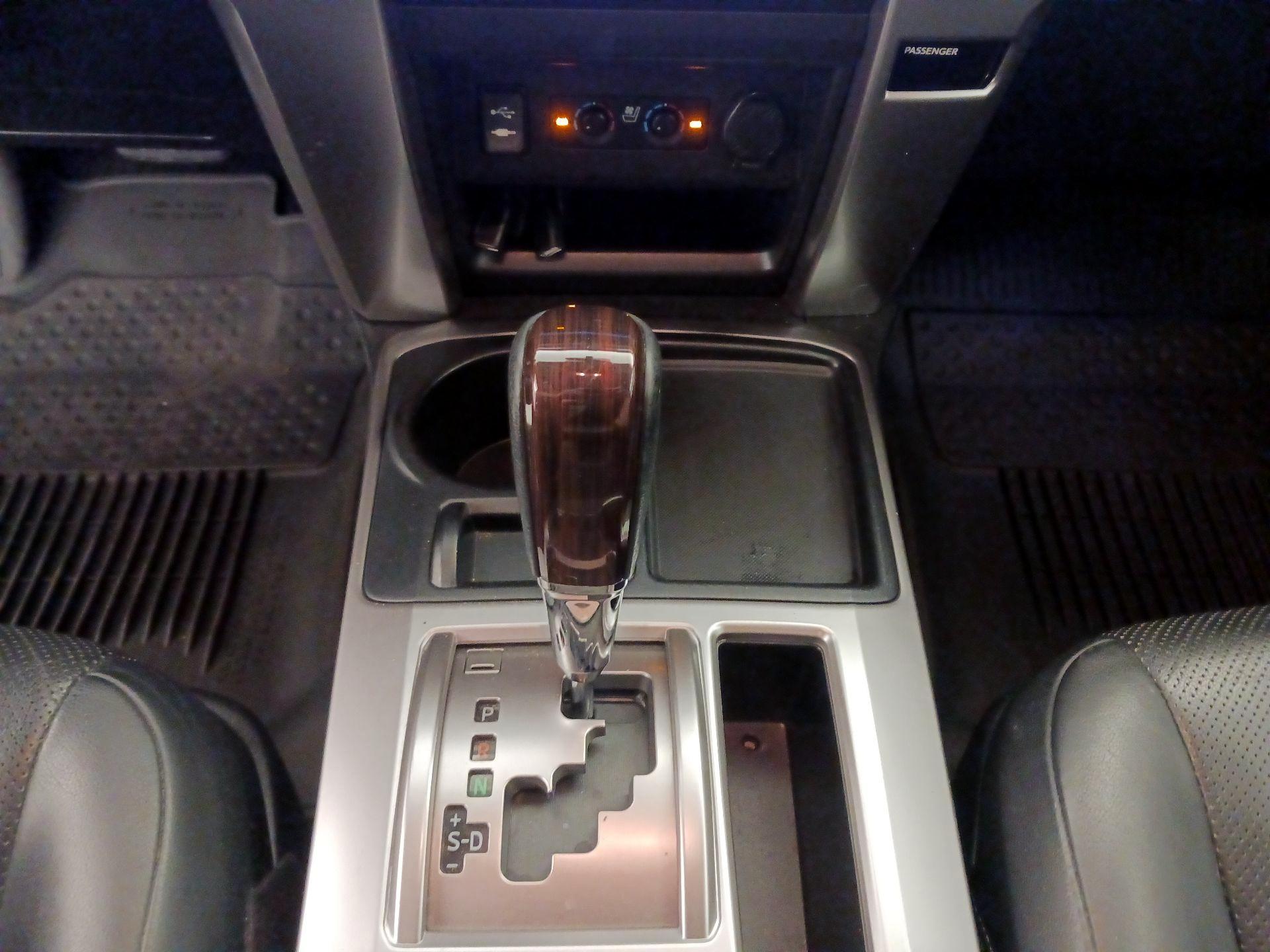 Thumbnail: 2014 Toyota 4Runner - 17