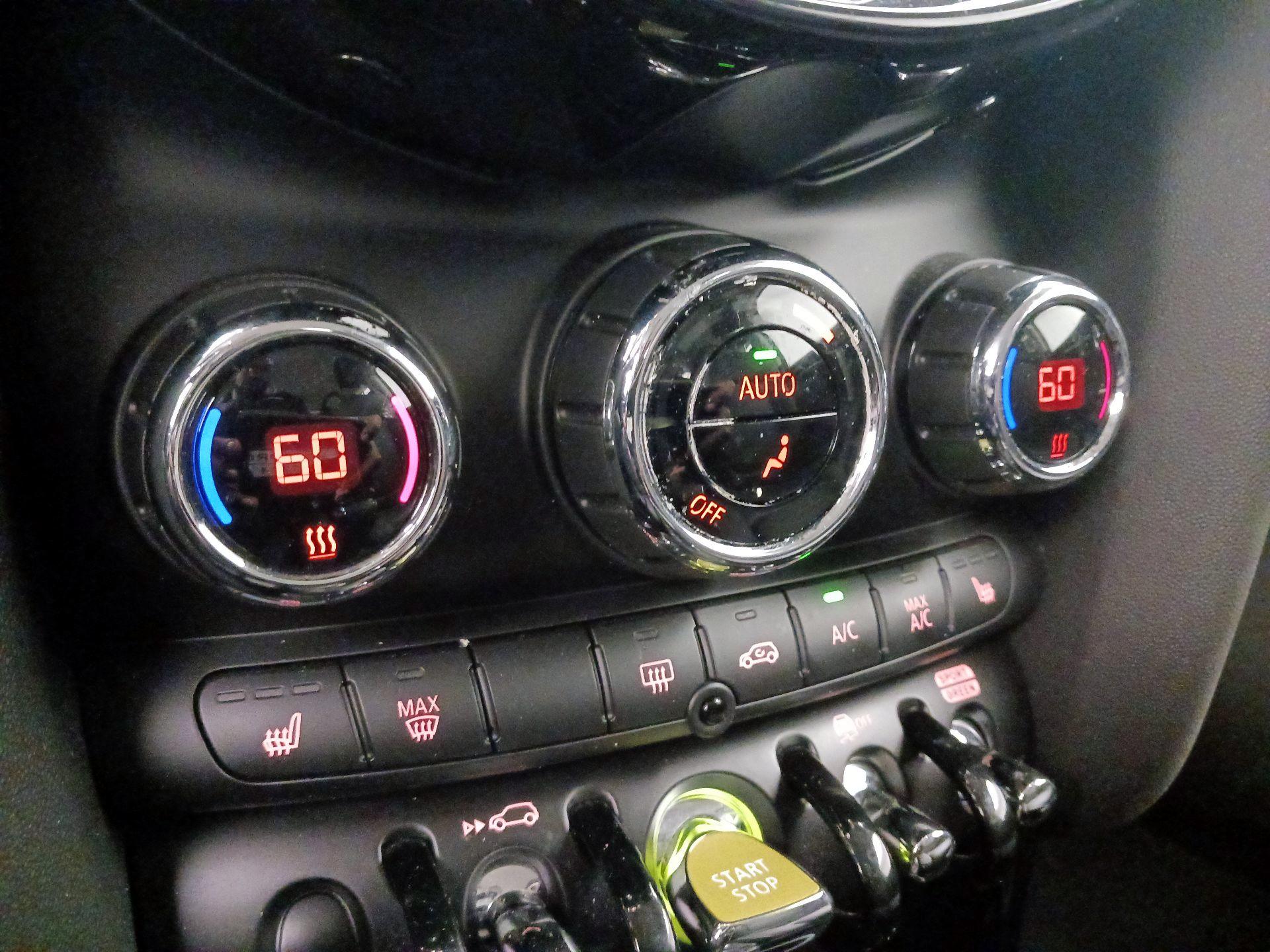 Thumbnail: 2023 MINI Cooper Hardtop - 17