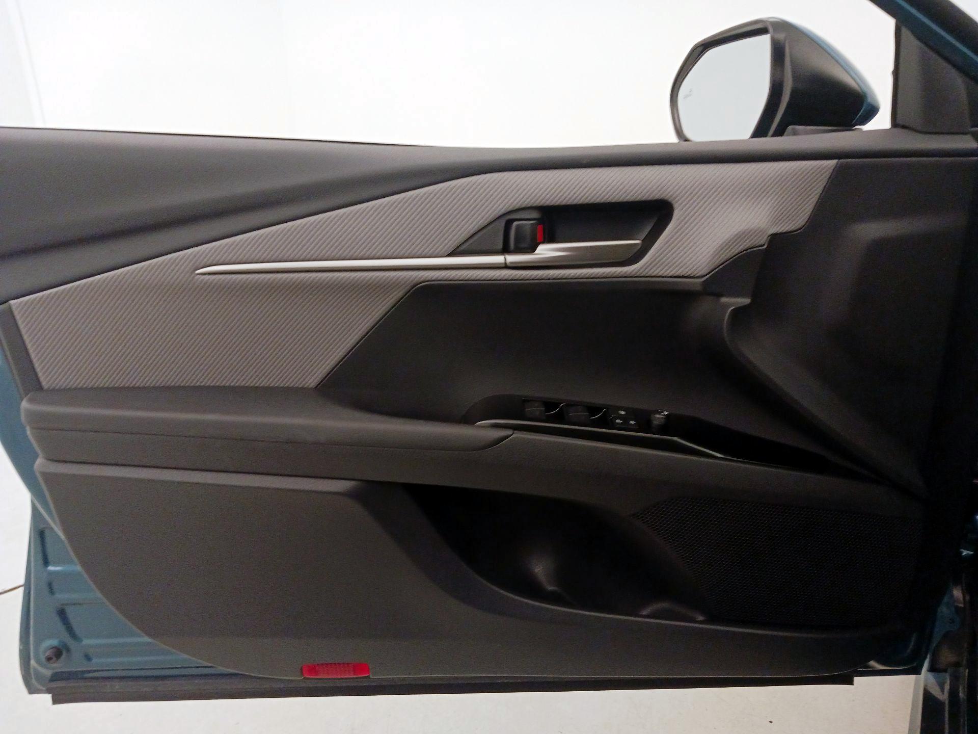 Thumbnail: 2025 Toyota Camry - 12