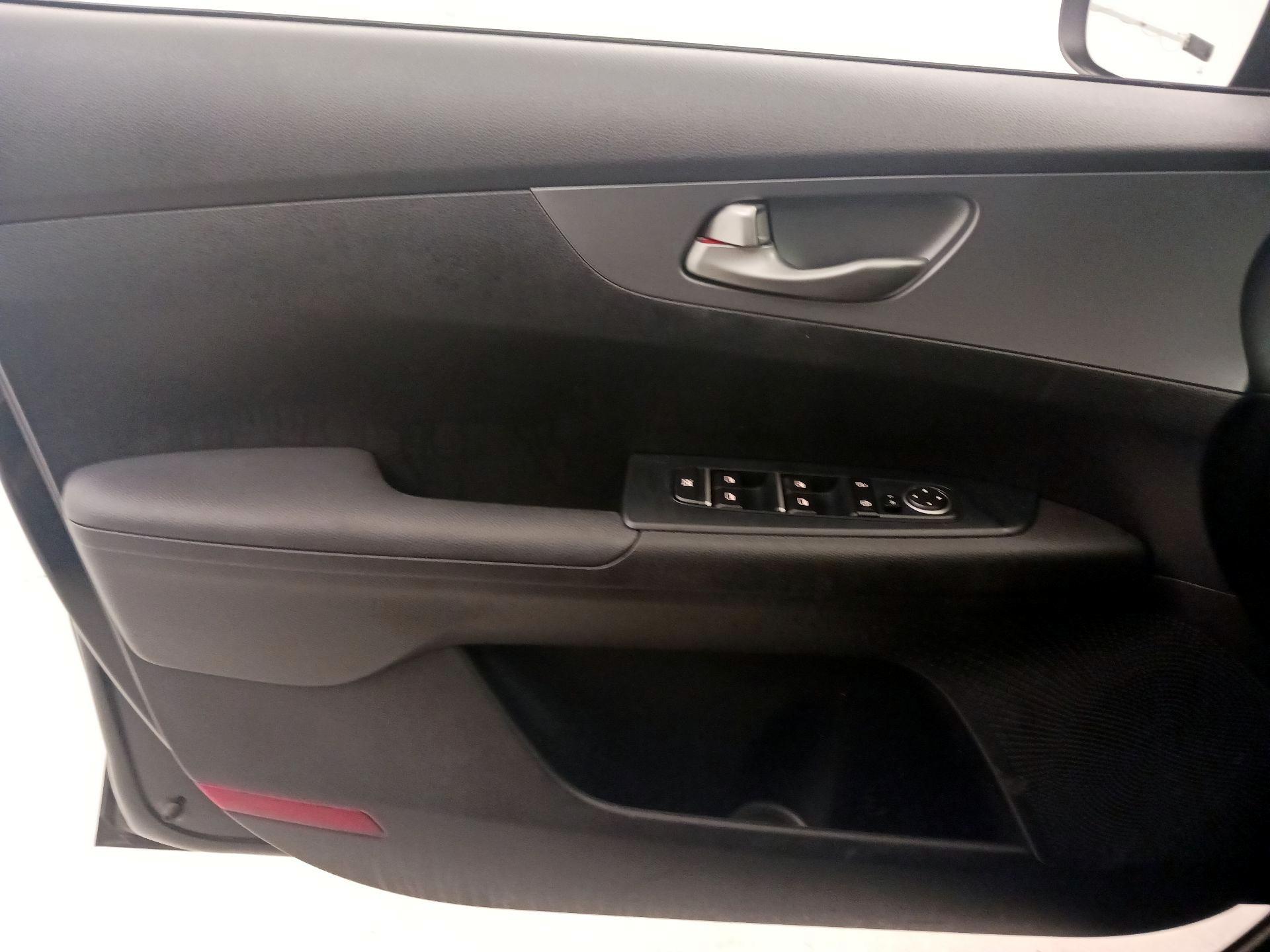 Thumbnail: 2021 Kia Forte - 12