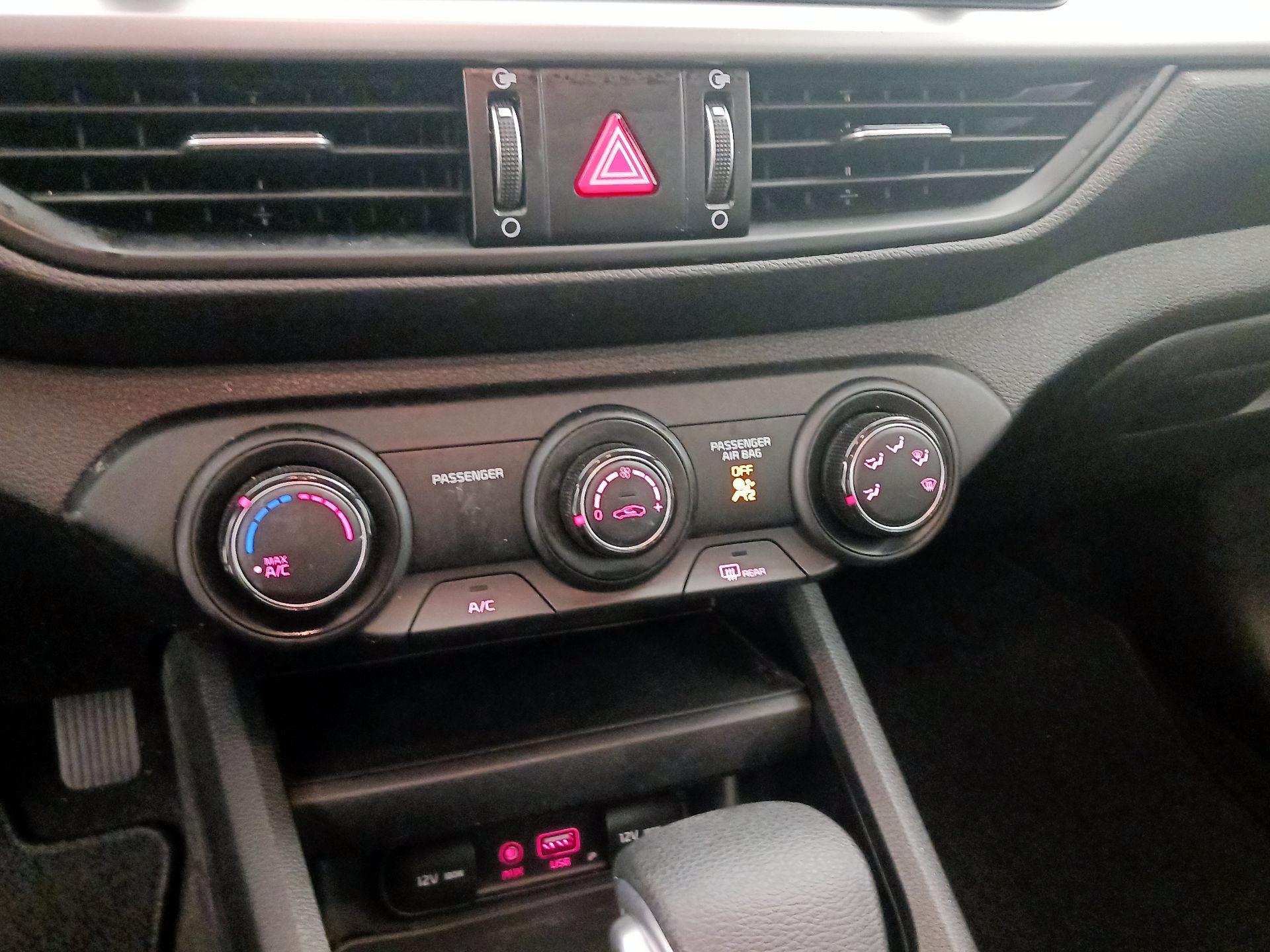 Thumbnail: 2021 Kia Forte - 16