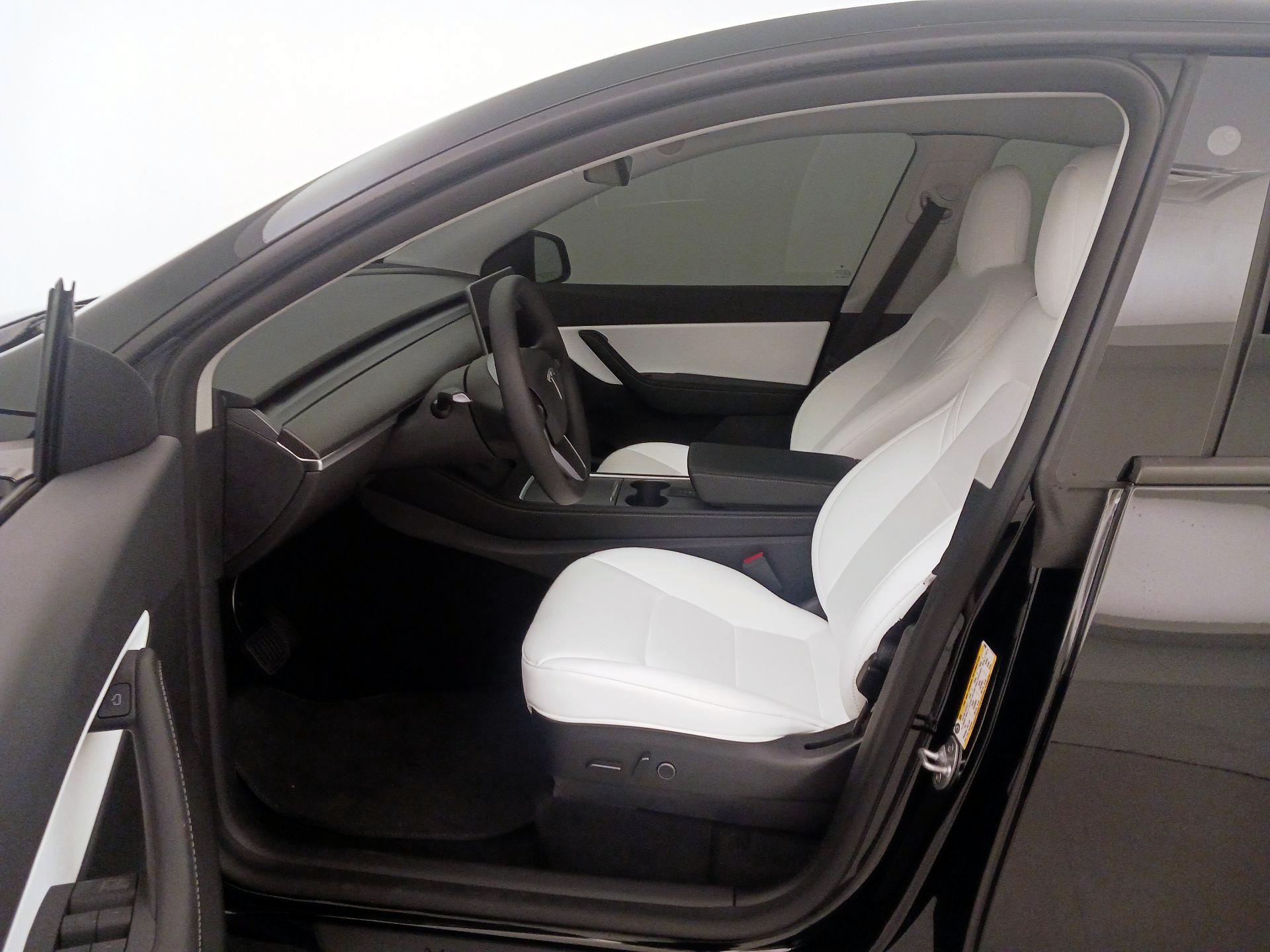 Thumbnail: 2022 Tesla Model Y - 11