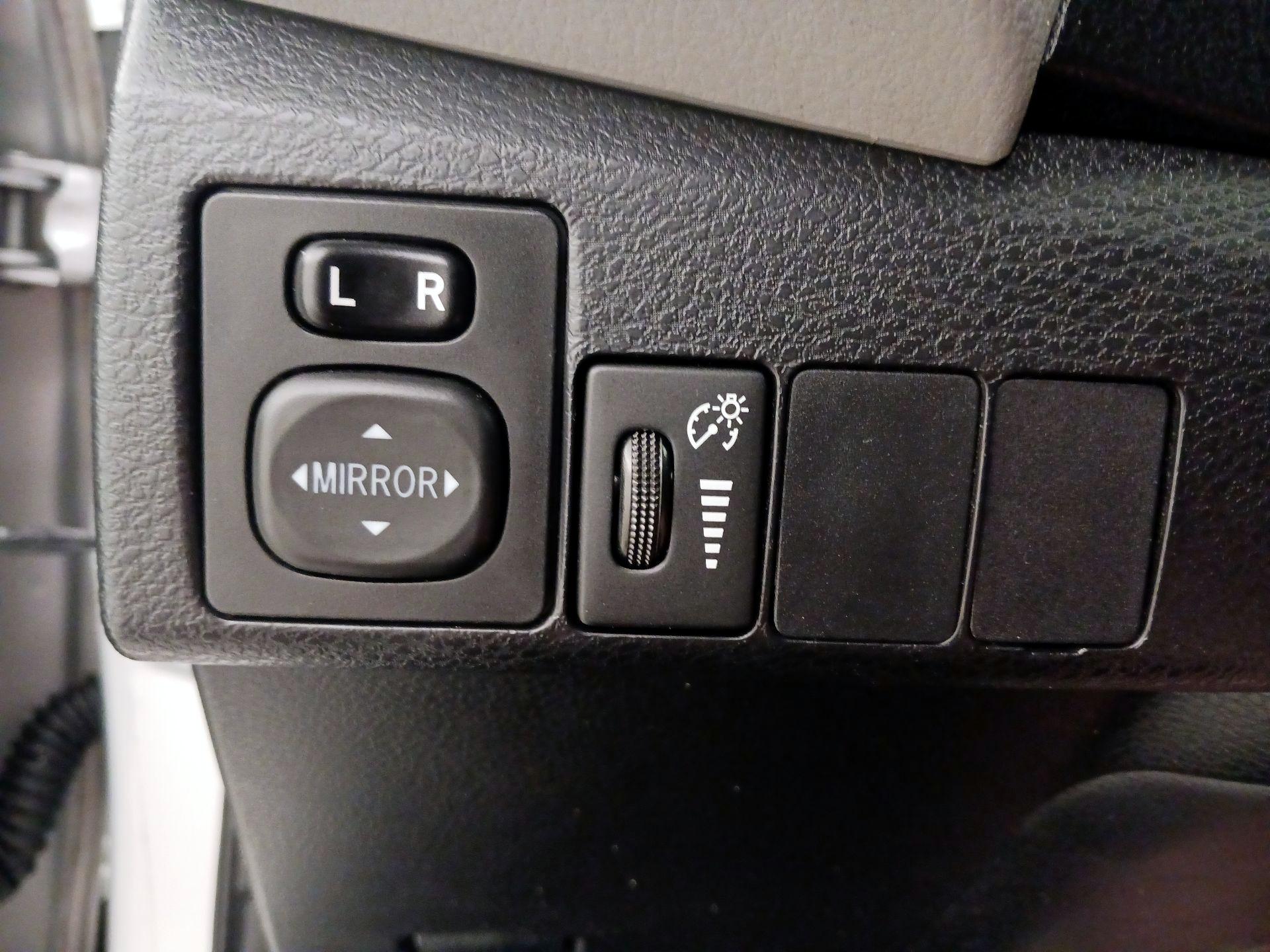 Thumbnail: 2014 Toyota Corolla - 13