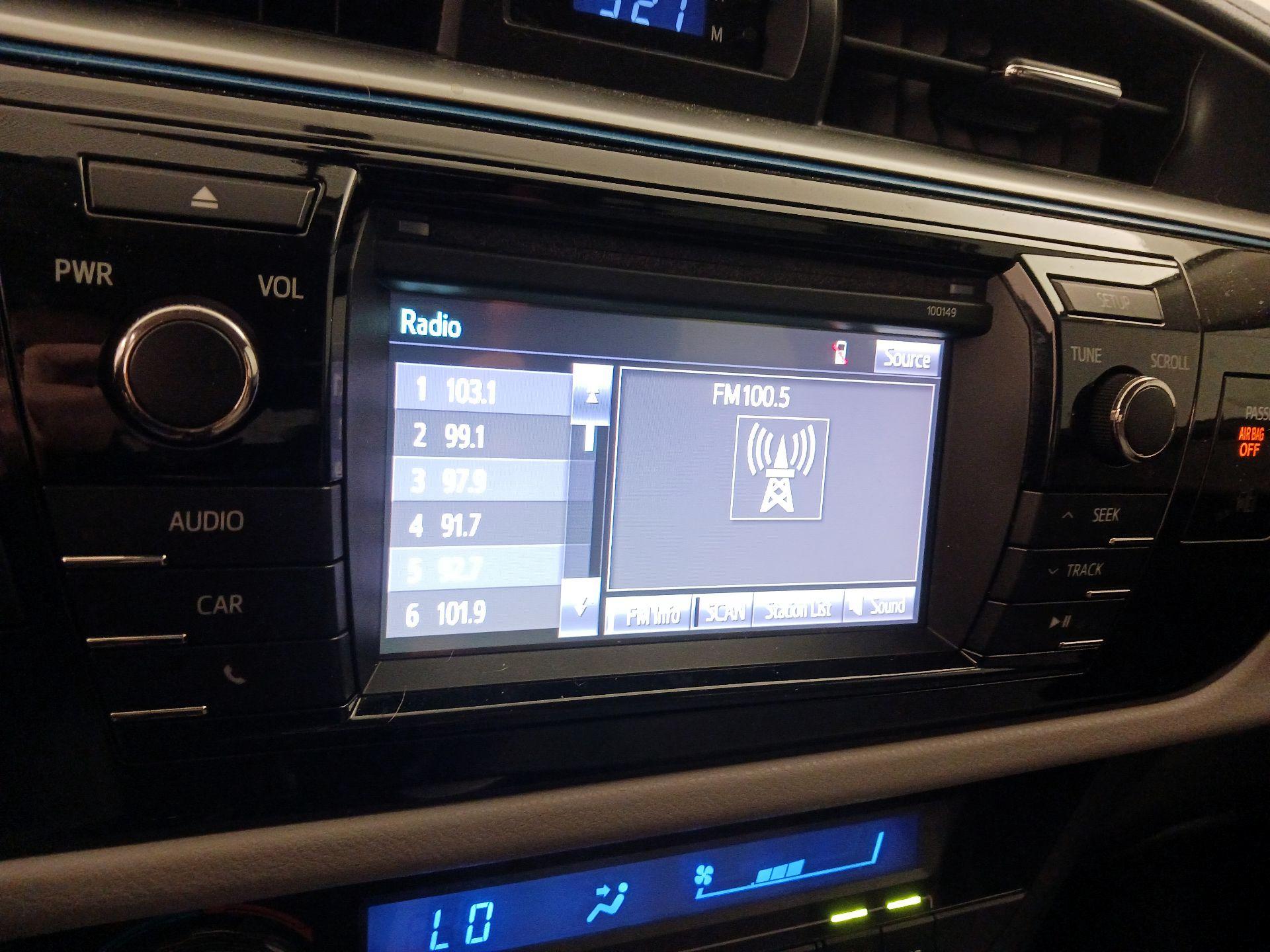 Thumbnail: 2014 Toyota Corolla - 15