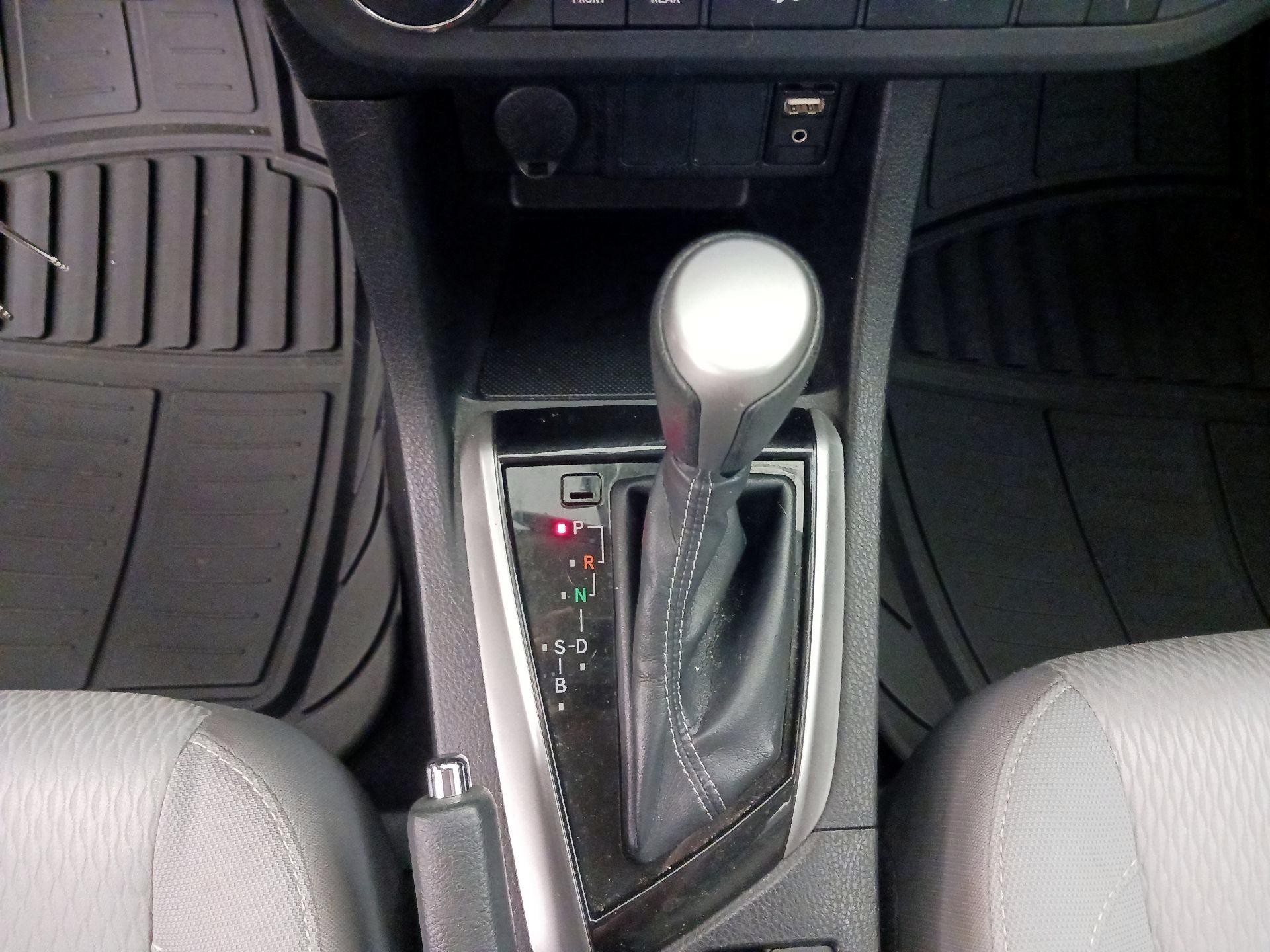 Thumbnail: 2014 Toyota Corolla - 17