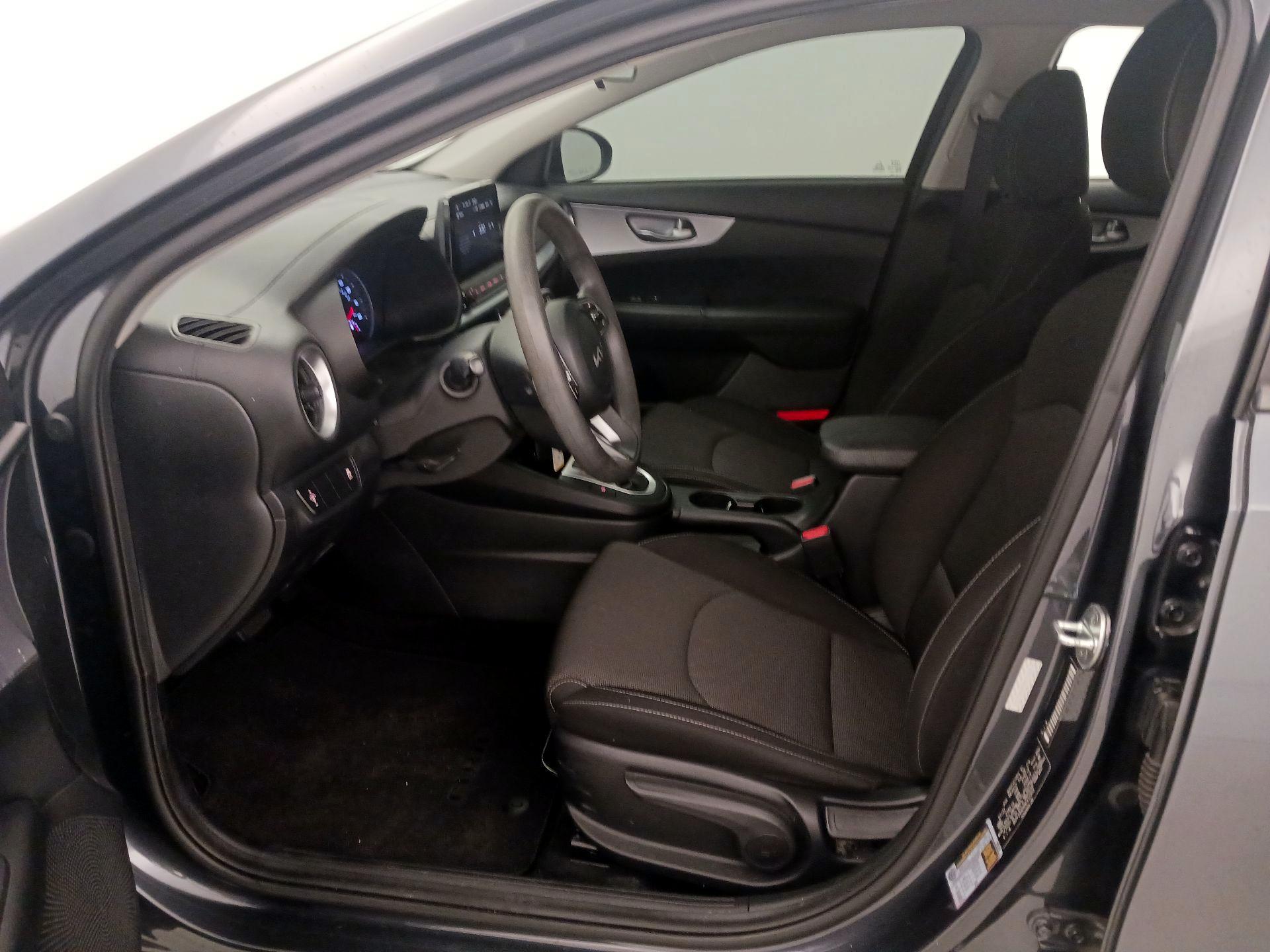 Thumbnail: 2022 Kia Forte - 11