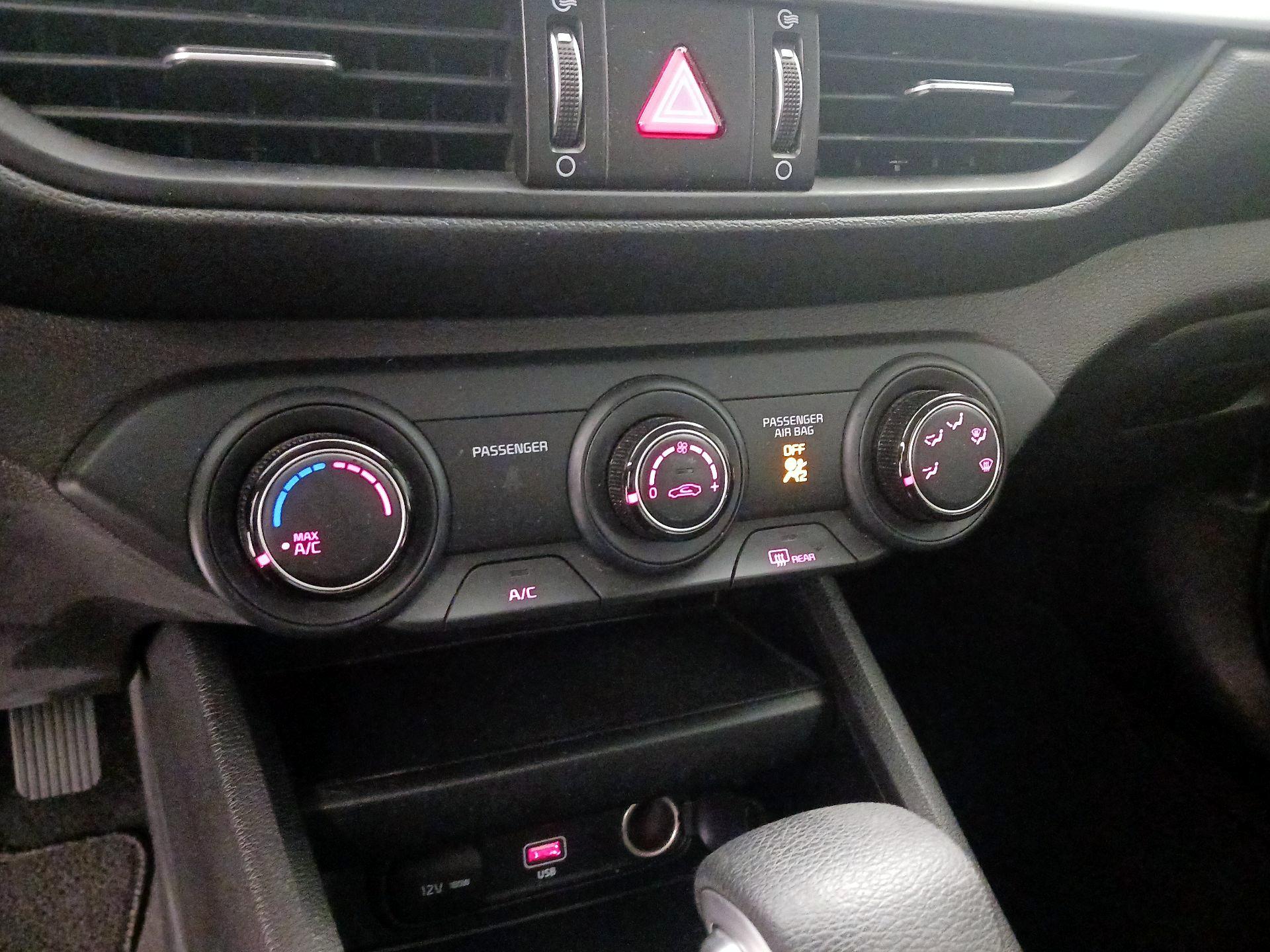 Thumbnail: 2022 Kia Forte - 16