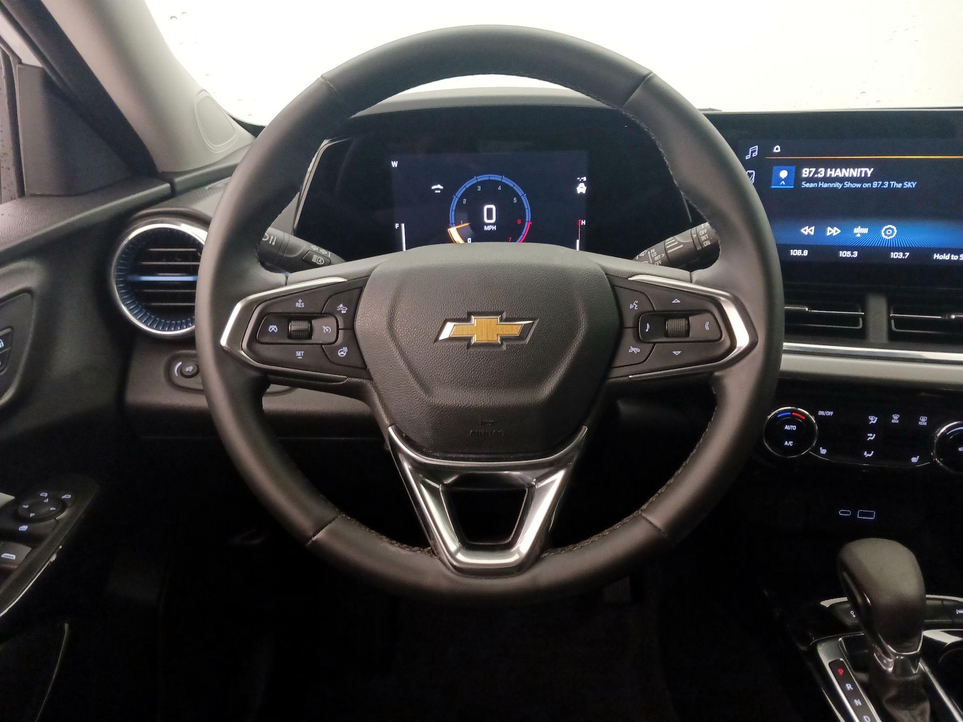 Thumbnail: 2025 Chevrolet Trax - 10