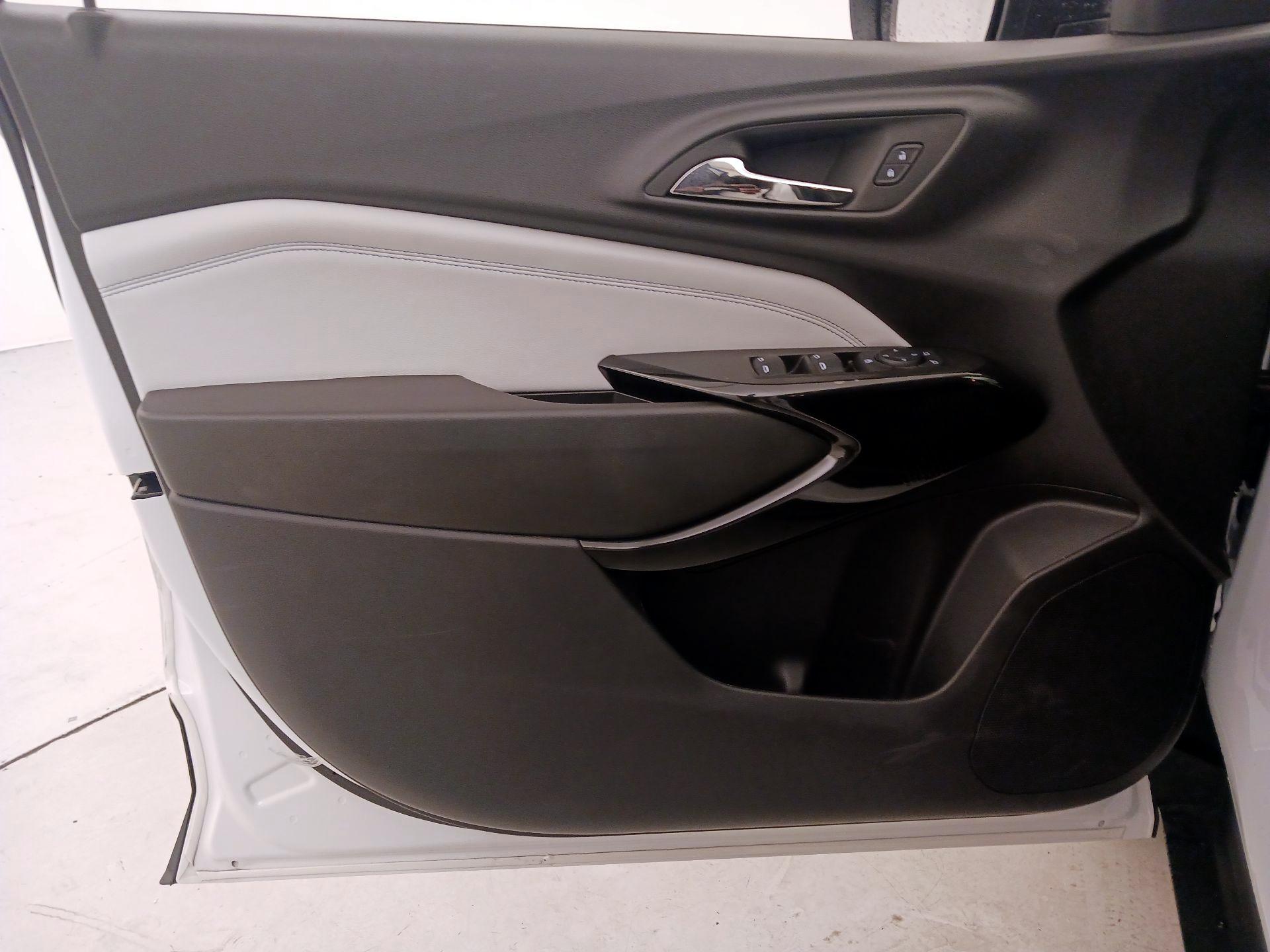 Thumbnail: 2025 Chevrolet Trax - 12