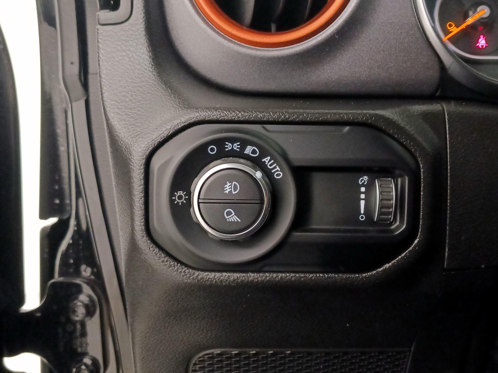 Thumbnail: 2023 Jeep Gladiator - 13