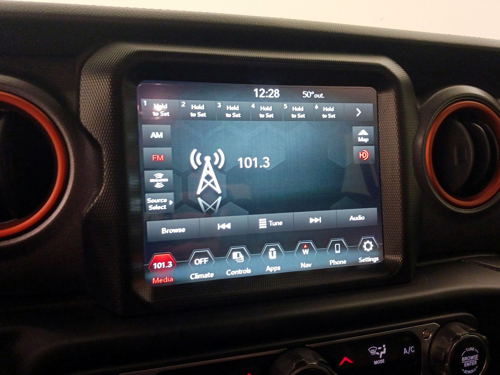 Thumbnail: 2023 Jeep Gladiator - 16