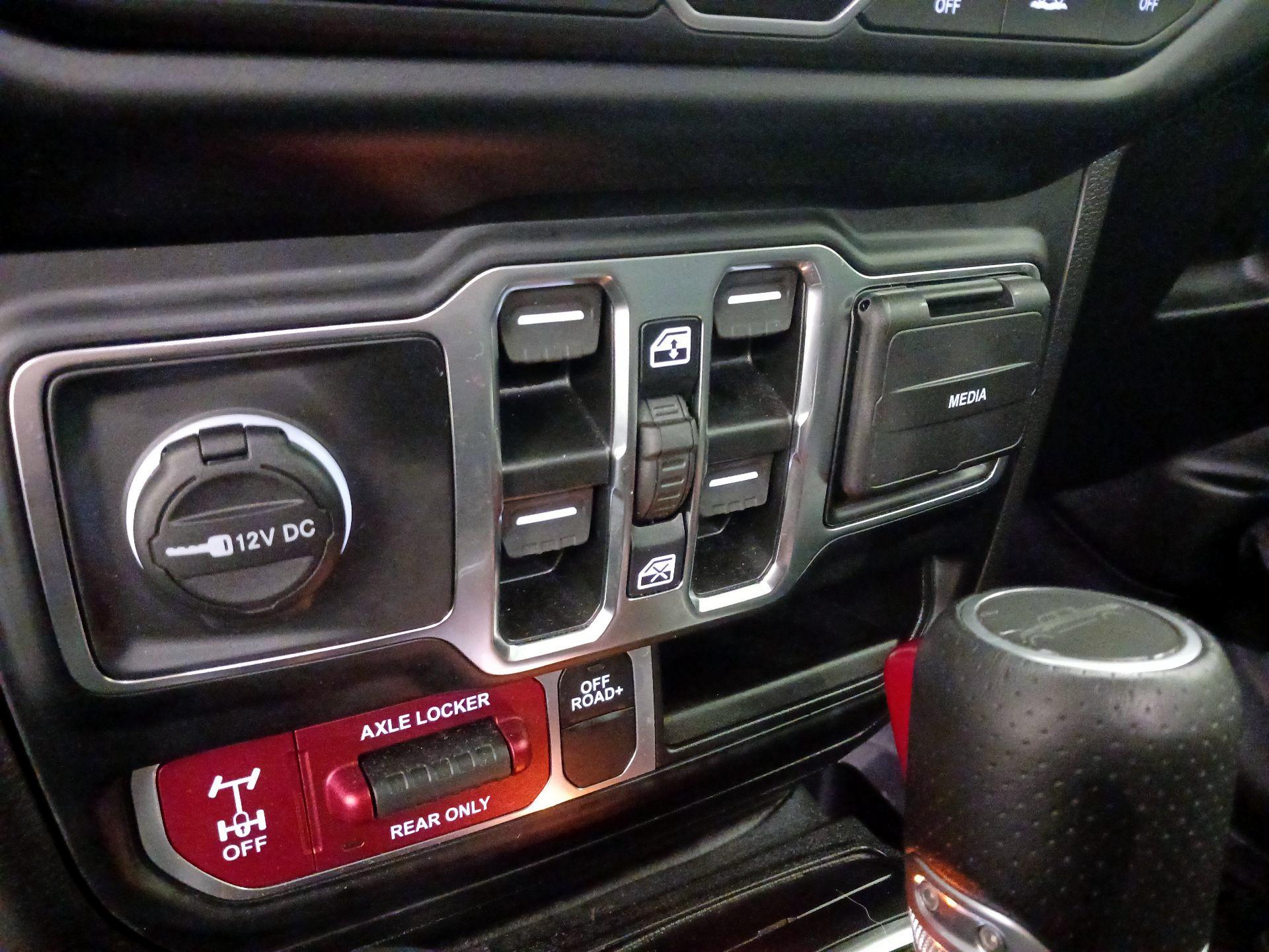 Thumbnail: 2023 Jeep Gladiator - 19