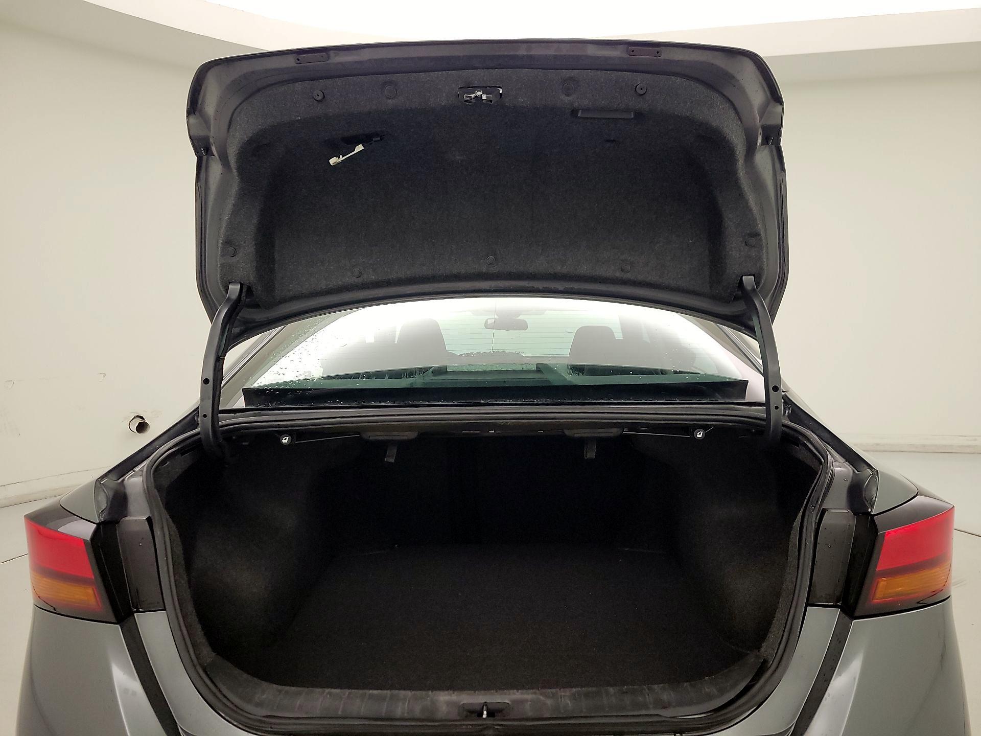 Thumbnail: 2020 Nissan Altima - 20