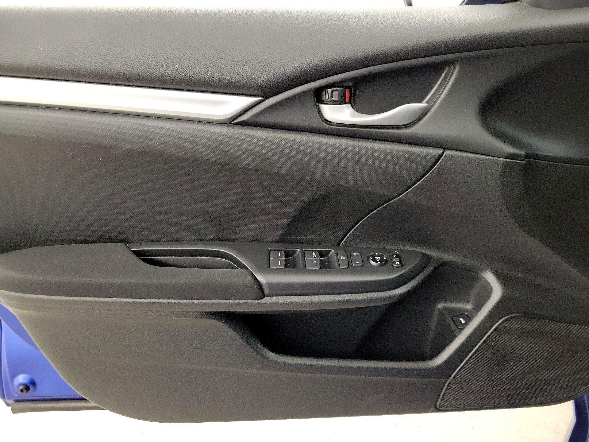 Thumbnail: 2016 Honda Civic - 12