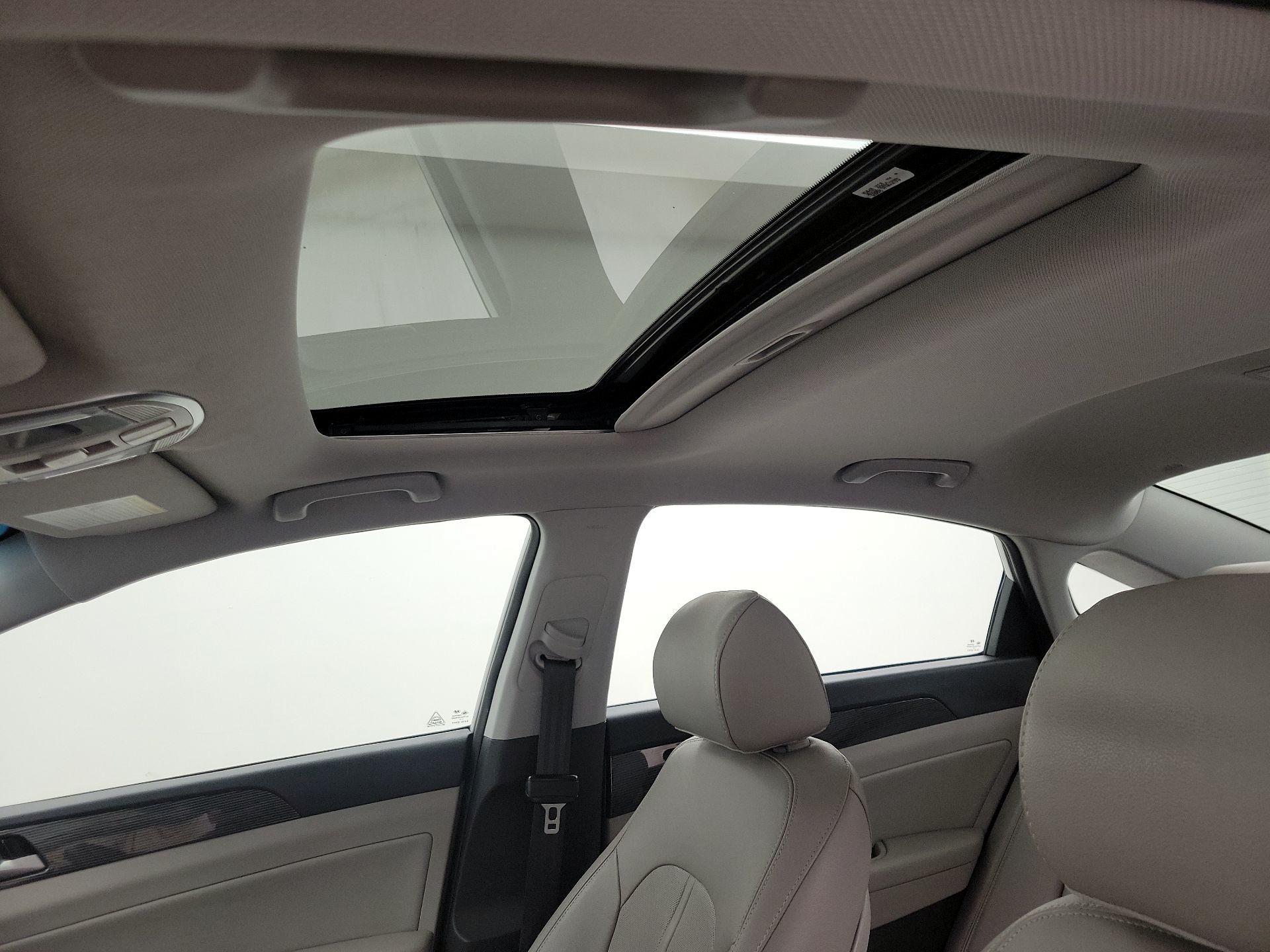 Thumbnail: 2019 Hyundai Sonata - 19