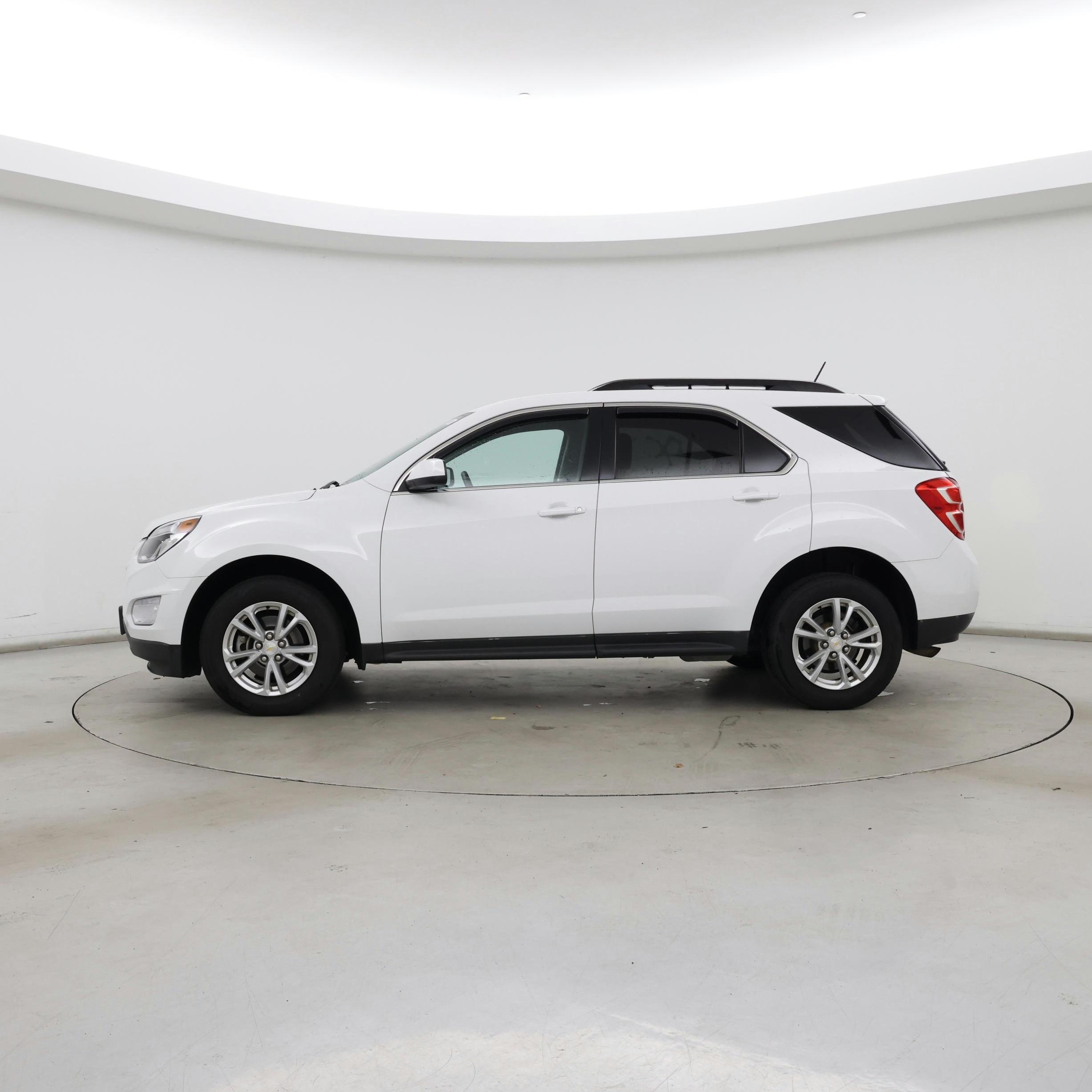 Thumbnail: 2017 Chevrolet Equinox - 3