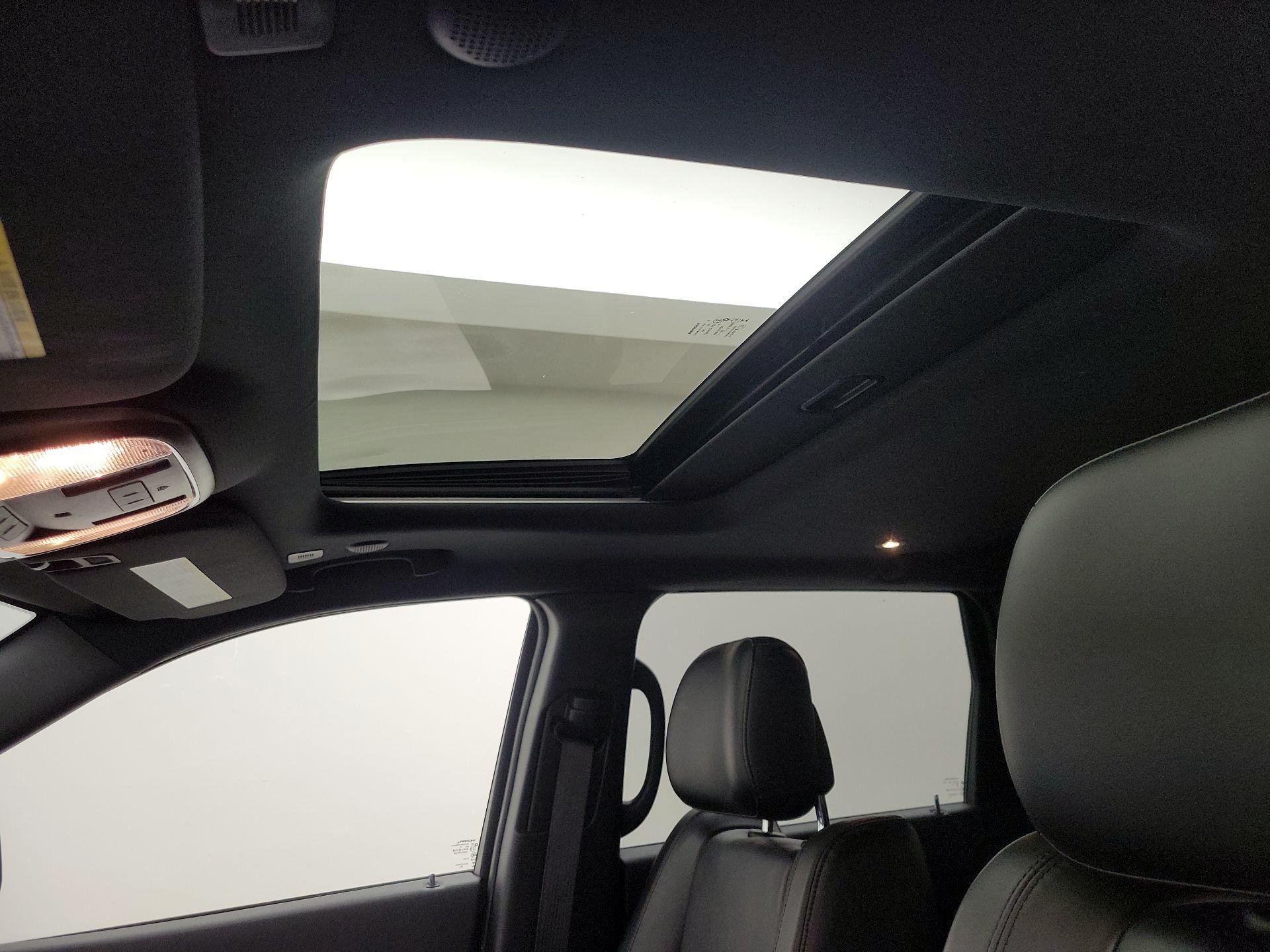 Thumbnail: 2021 Jeep Grand Cherokee - 20