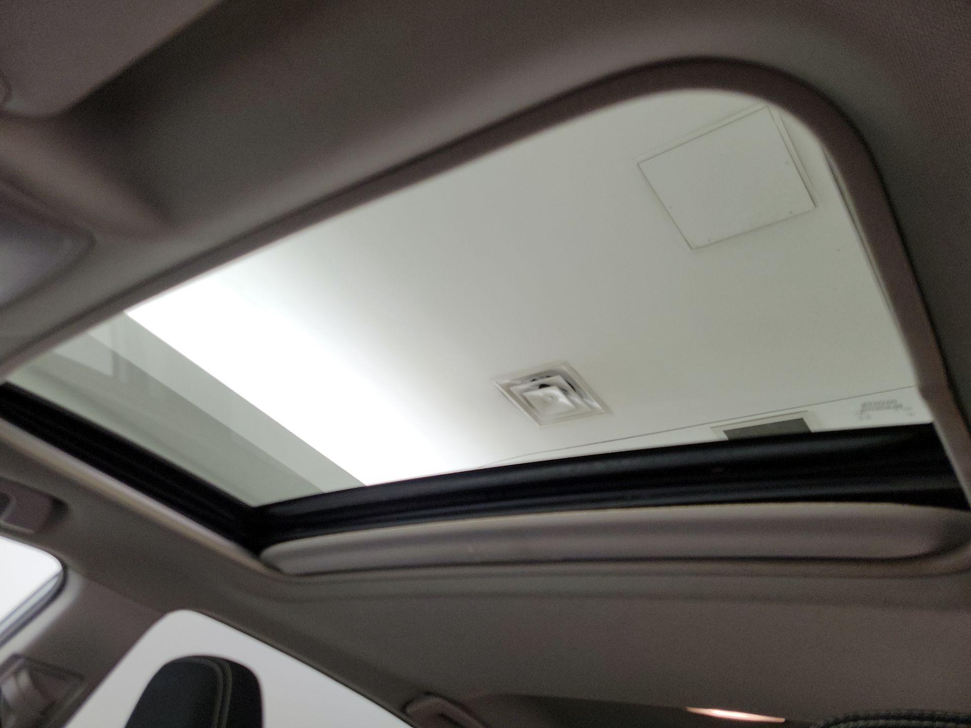 Thumbnail: 2018 Toyota RAV4 - 19