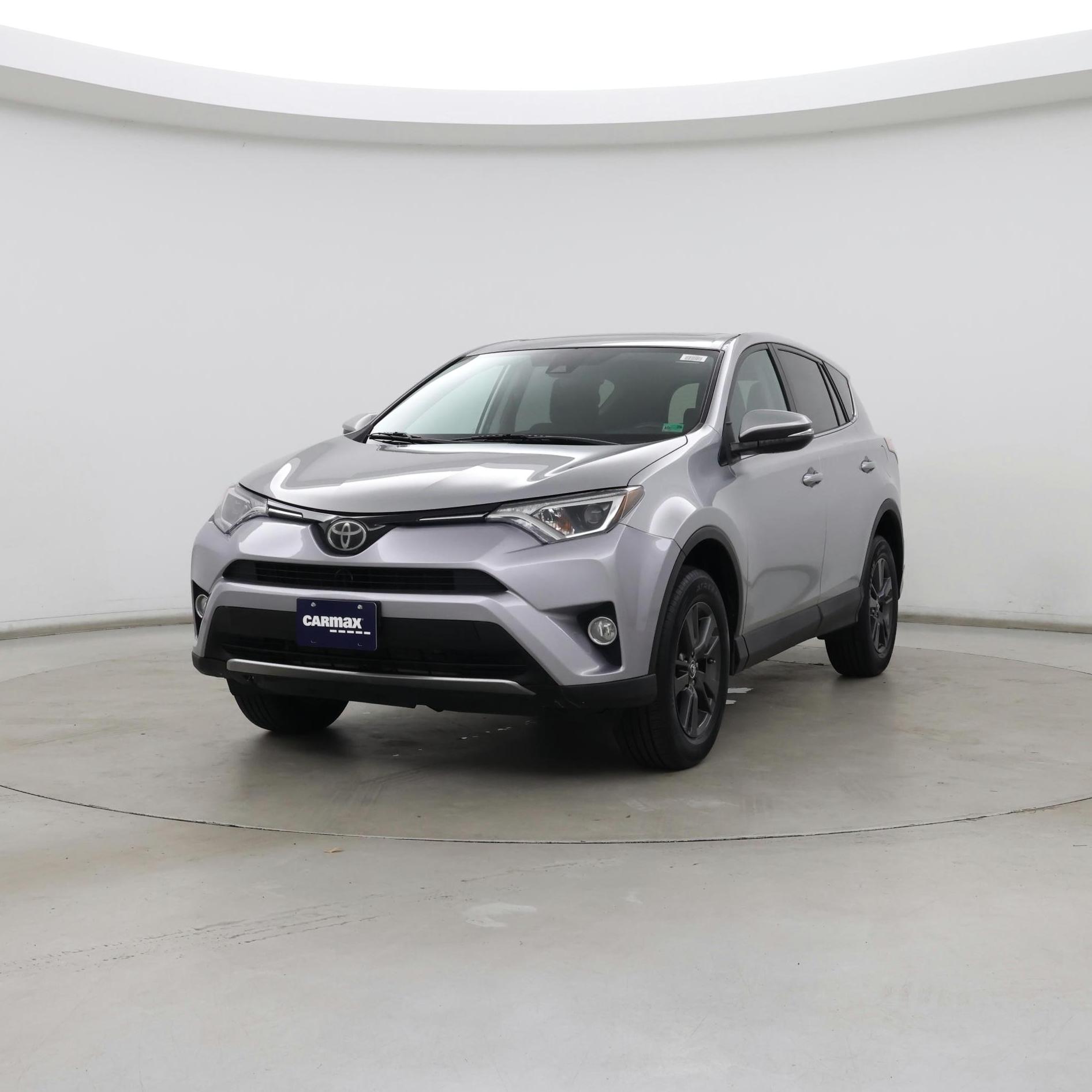 Thumbnail: 2018 Toyota RAV4 - 4