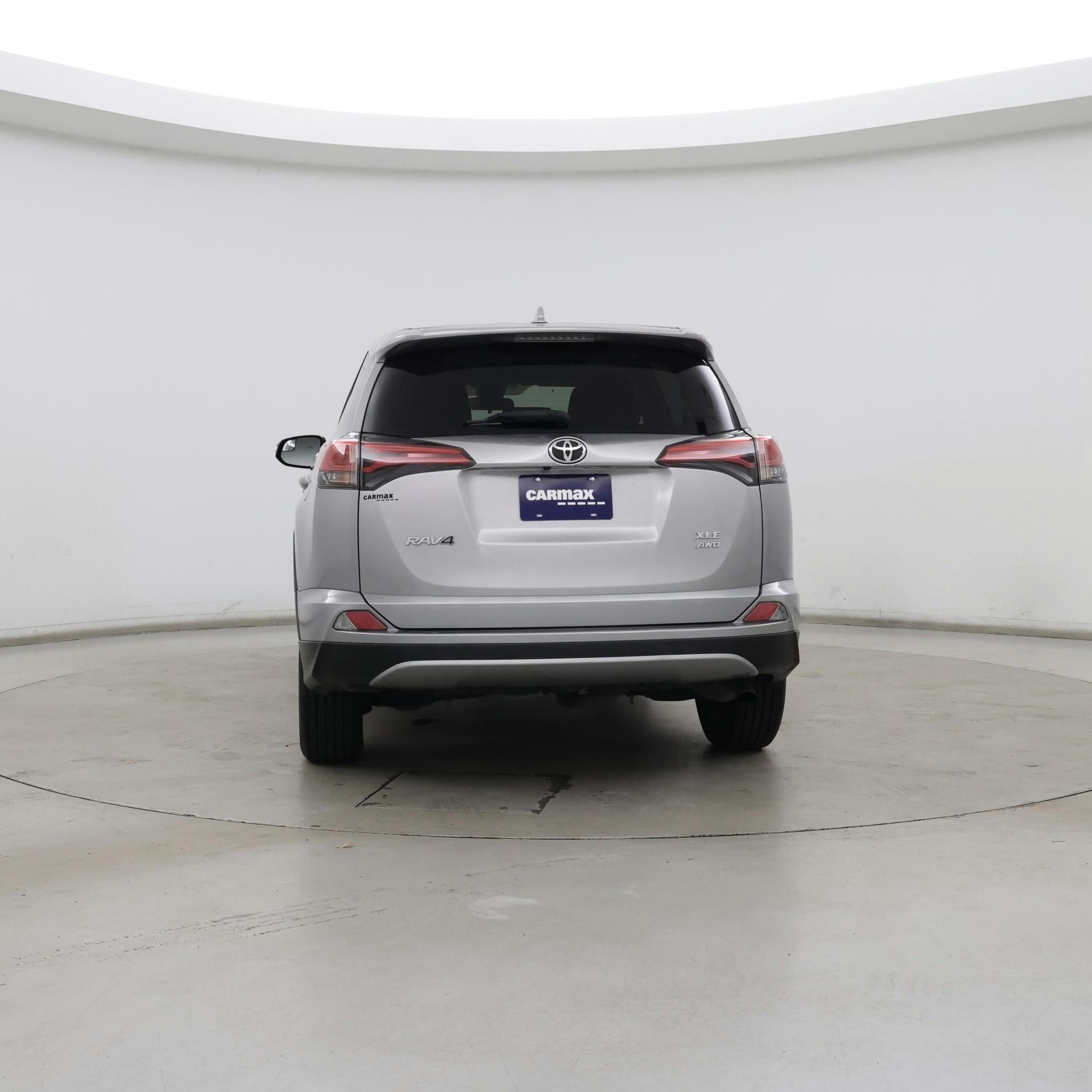 Thumbnail: 2018 Toyota RAV4 - 6