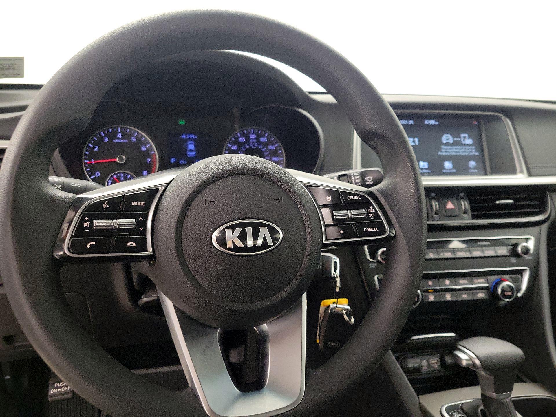Thumbnail: 2020 Kia Optima - 10