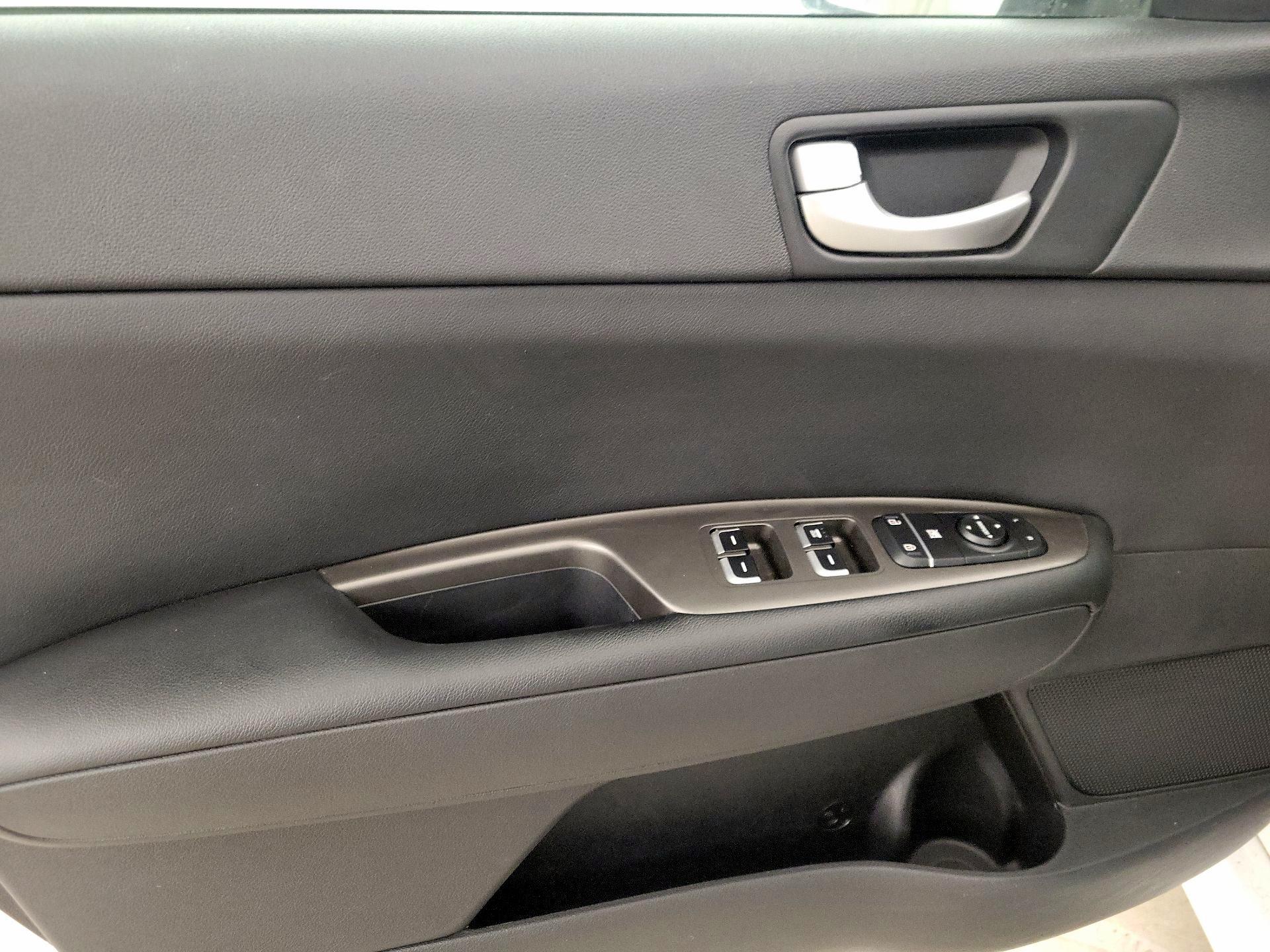 Thumbnail: 2020 Kia Optima - 12