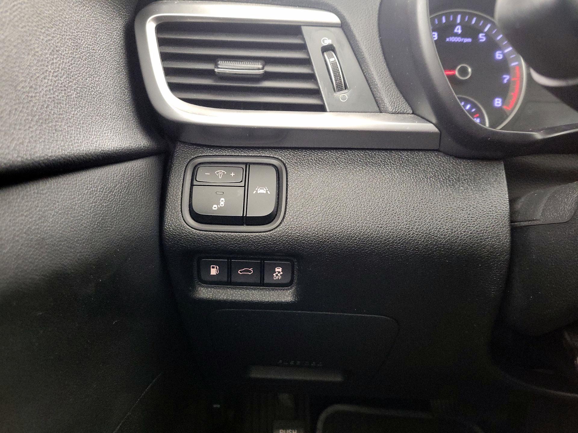 Thumbnail: 2020 Kia Optima - 13