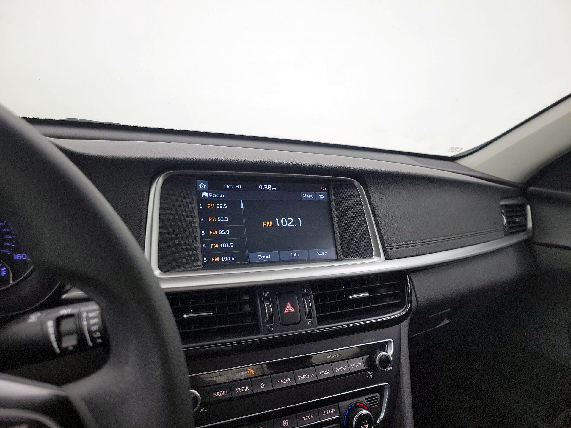 Thumbnail: 2020 Kia Optima - 15