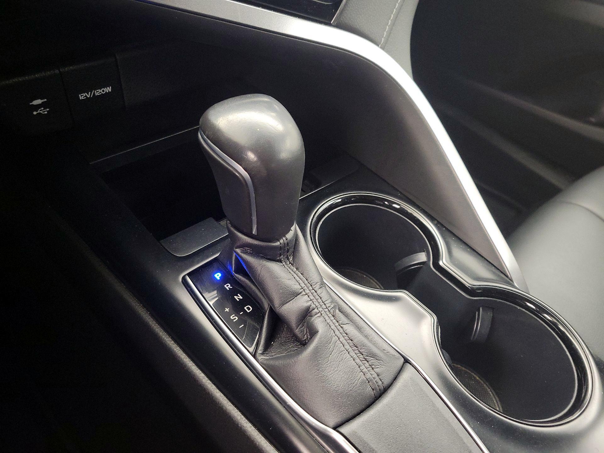 Thumbnail: 2019 Toyota Camry - 17