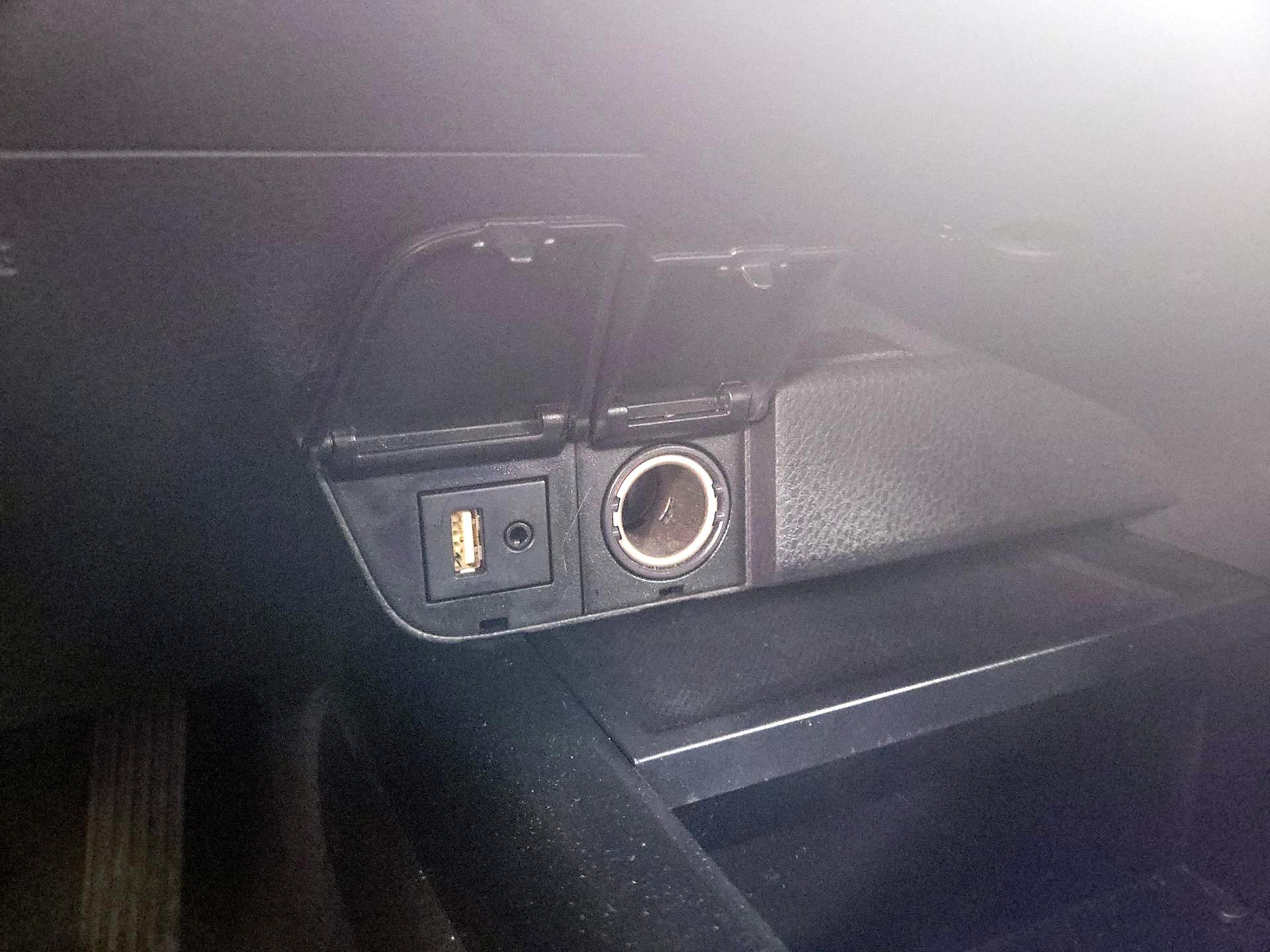 Thumbnail: 2019 Toyota Camry - 18