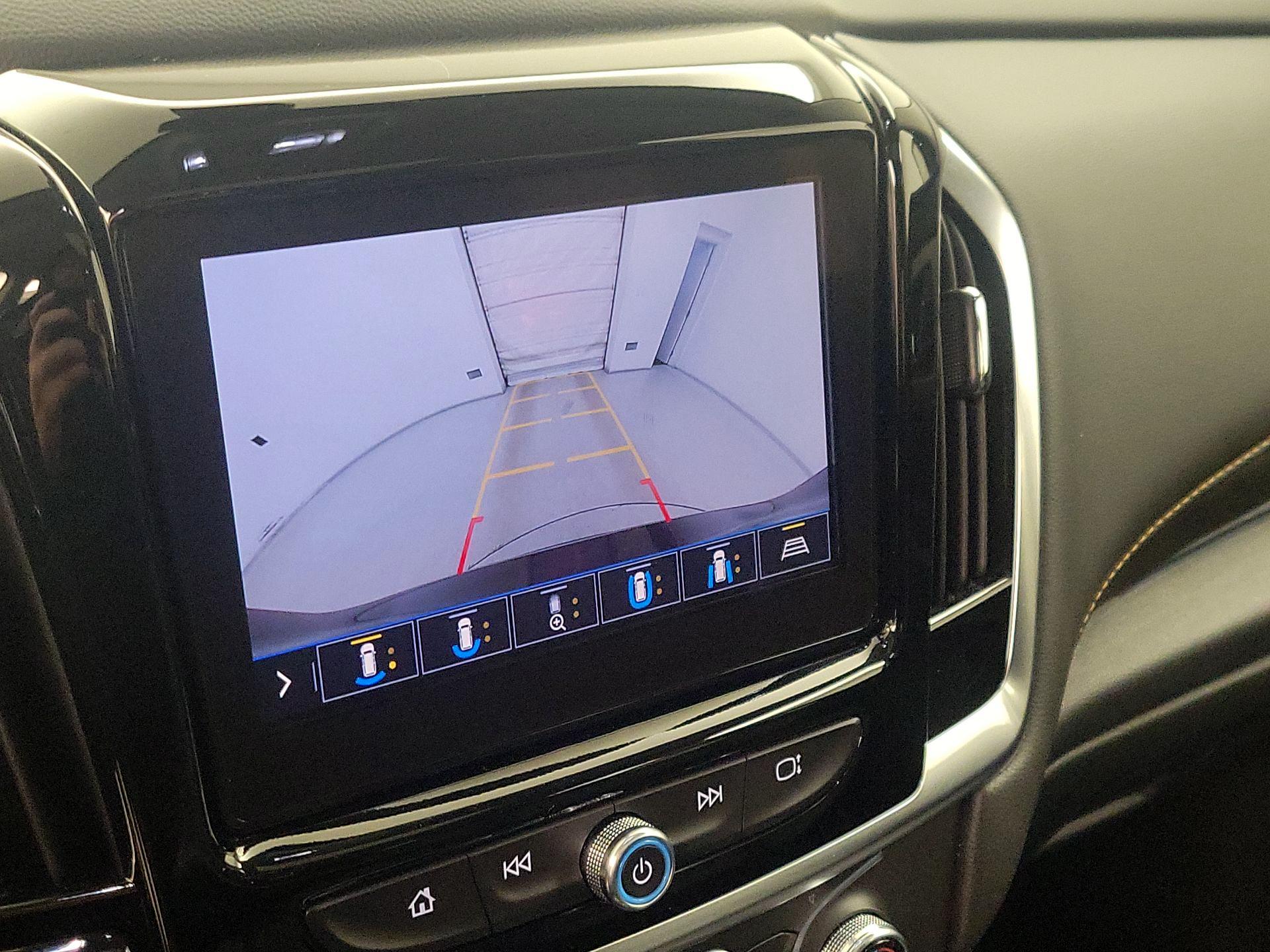 Thumbnail: 2021 Chevrolet Traverse - 14