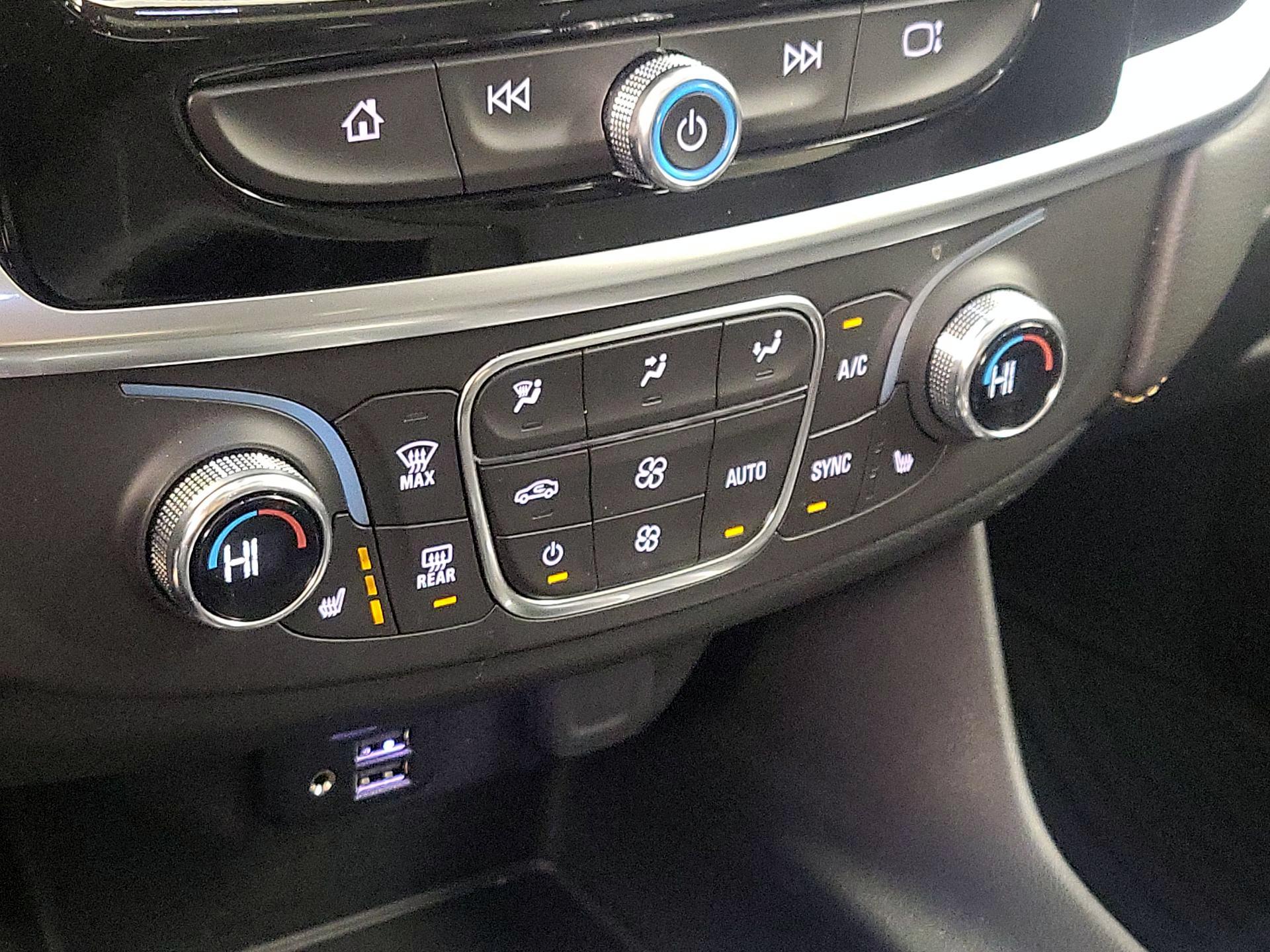 Thumbnail: 2021 Chevrolet Traverse - 16