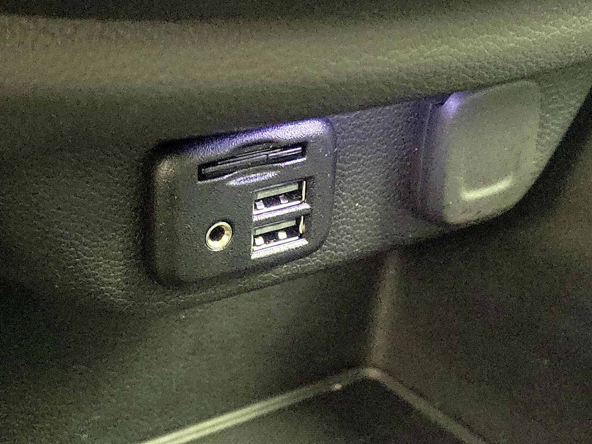 Thumbnail: 2021 Chevrolet Traverse - 18