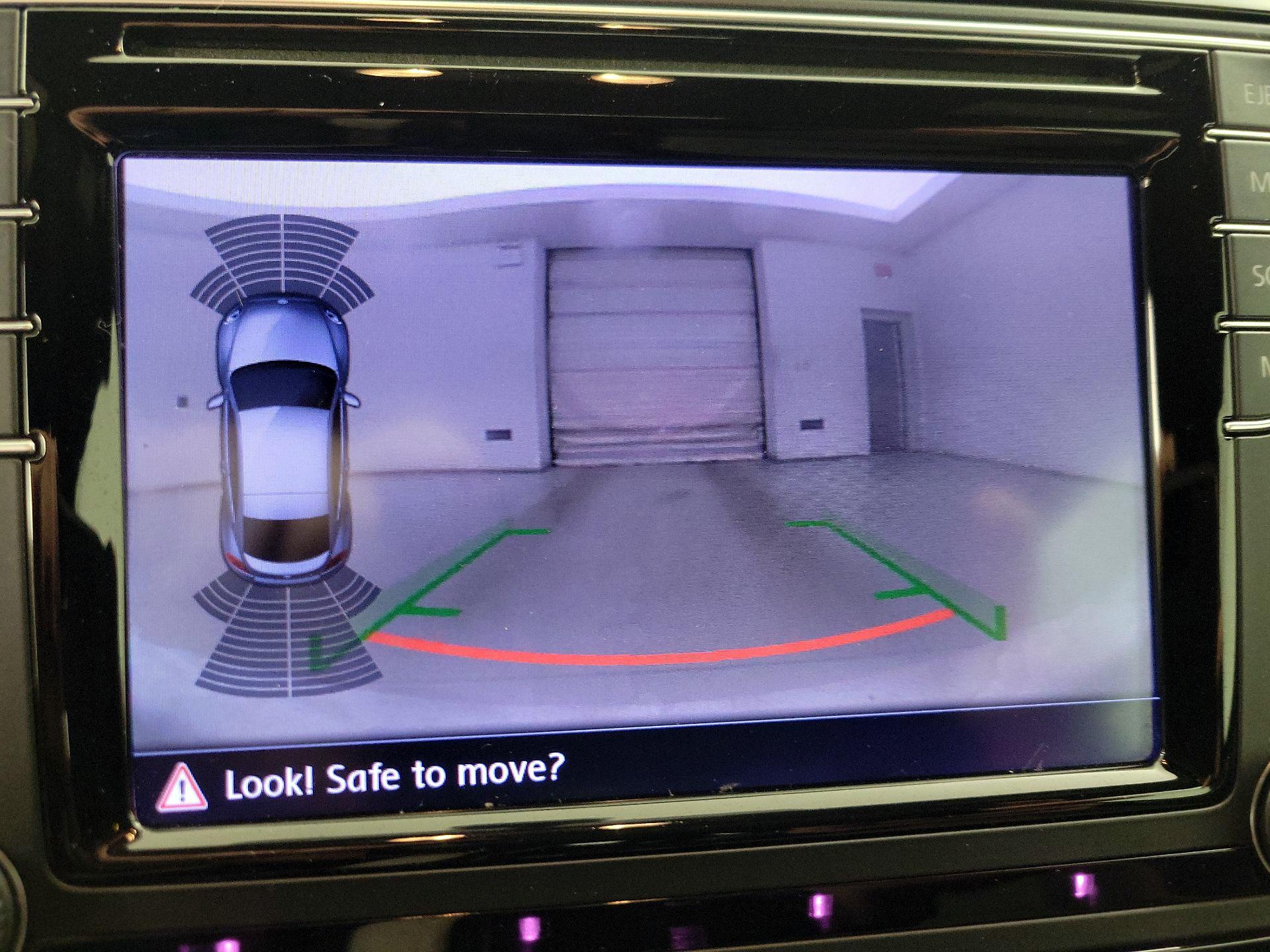 Thumbnail: 2016 Volkswagen Beetle - 14