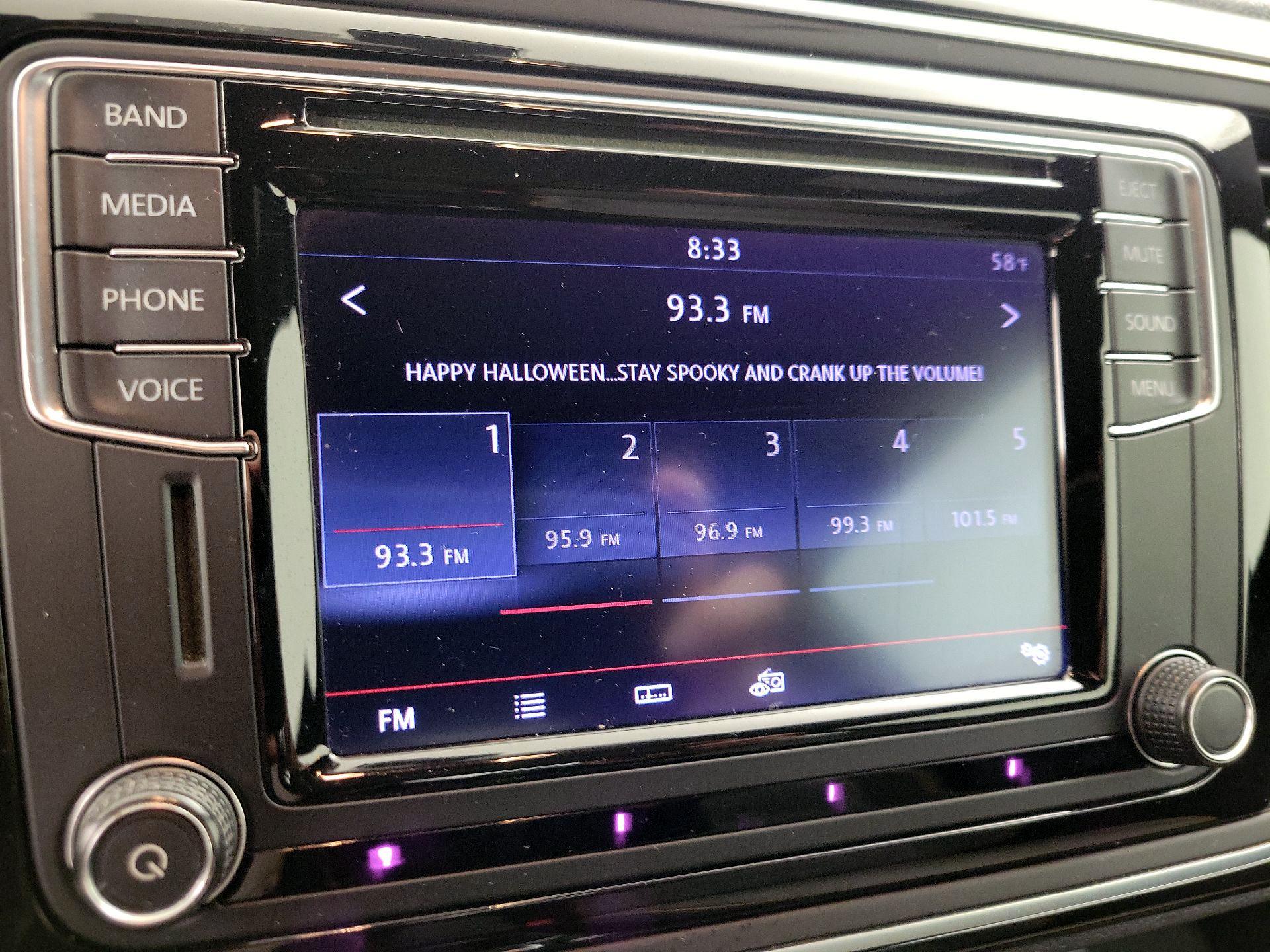 Thumbnail: 2016 Volkswagen Beetle - 15