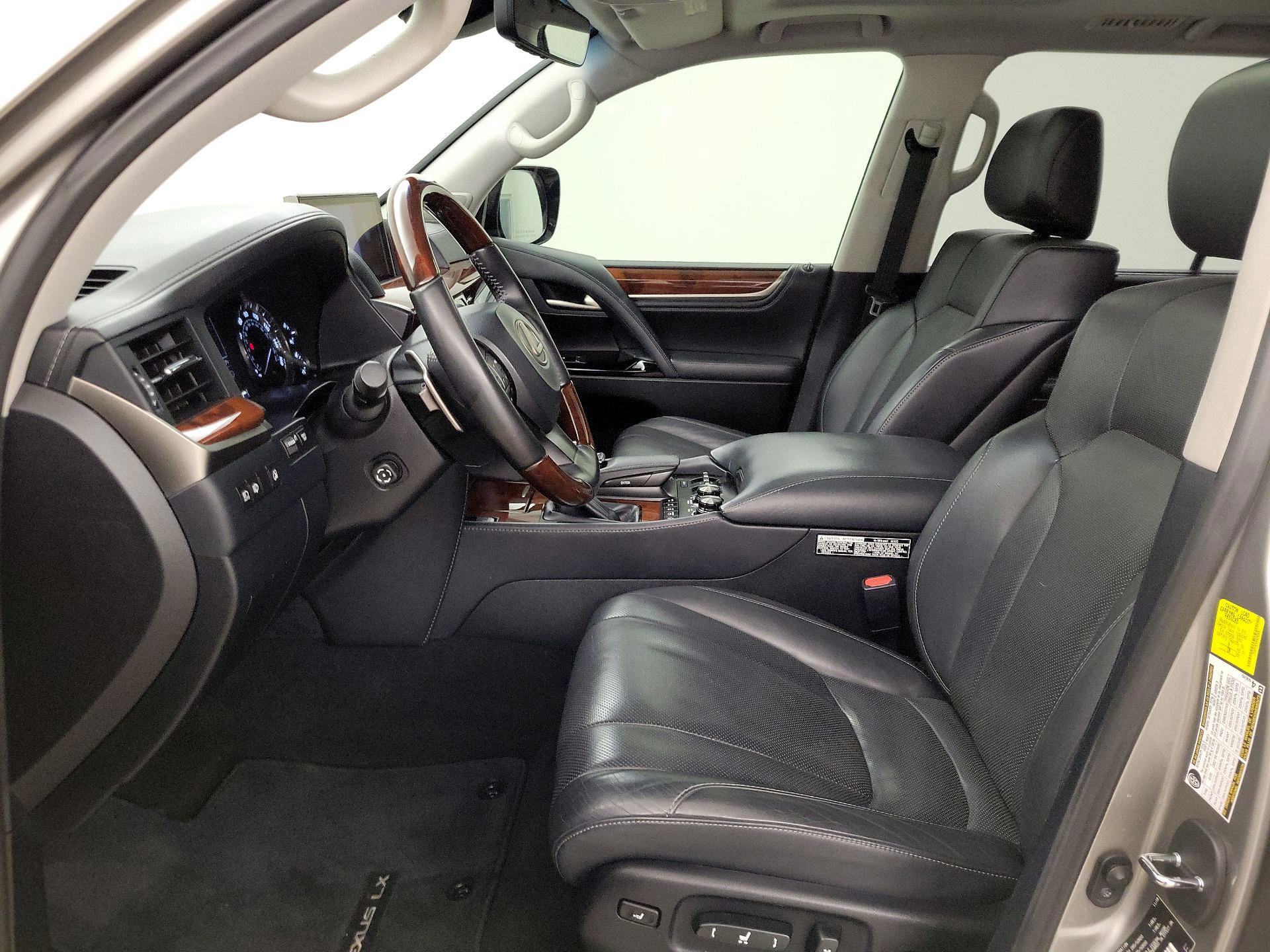 Thumbnail: 2019 Lexus LX - 11