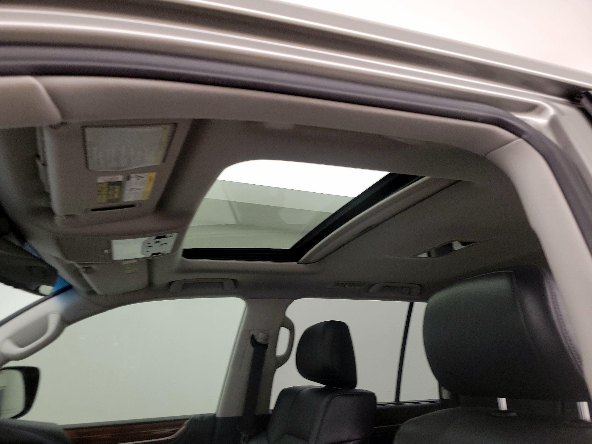 Thumbnail: 2019 Lexus LX - 20