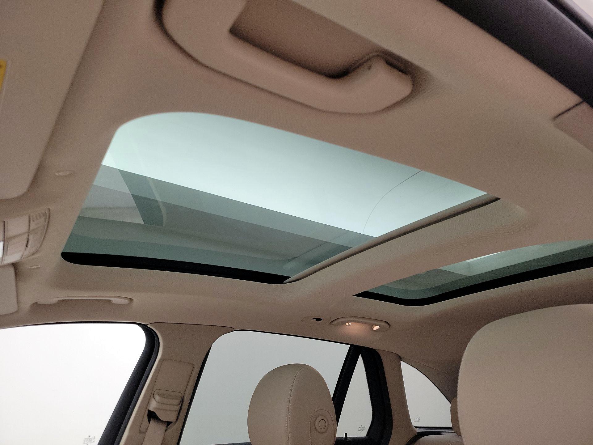 Thumbnail: 2022 Mercedes-Benz GLC - 20