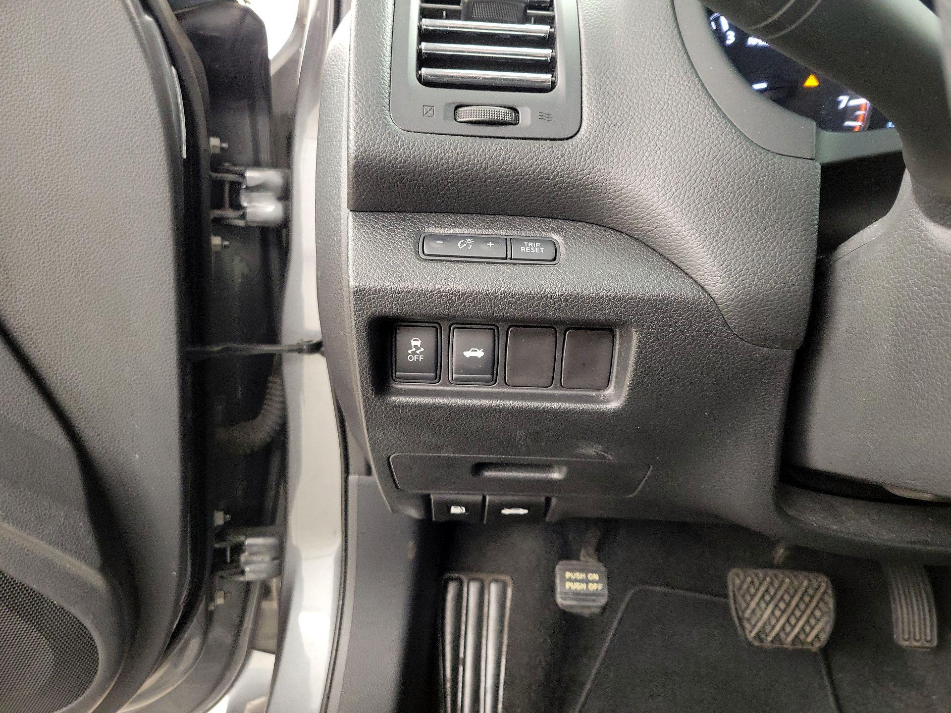 Thumbnail: 2014 Nissan Altima - 13